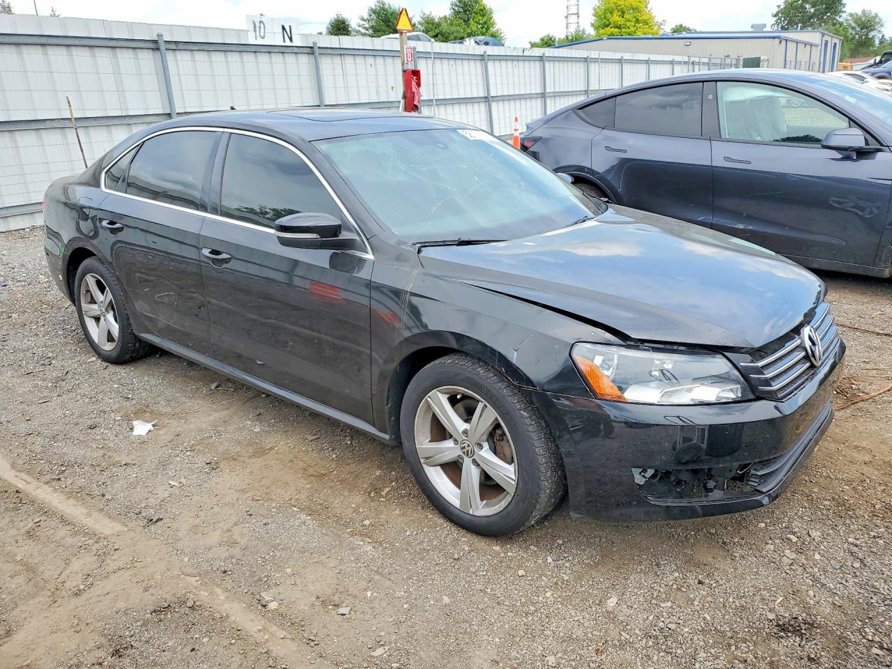 2013 Volkswagen Passat Se Black vin: 1VWBP7A34DC057986