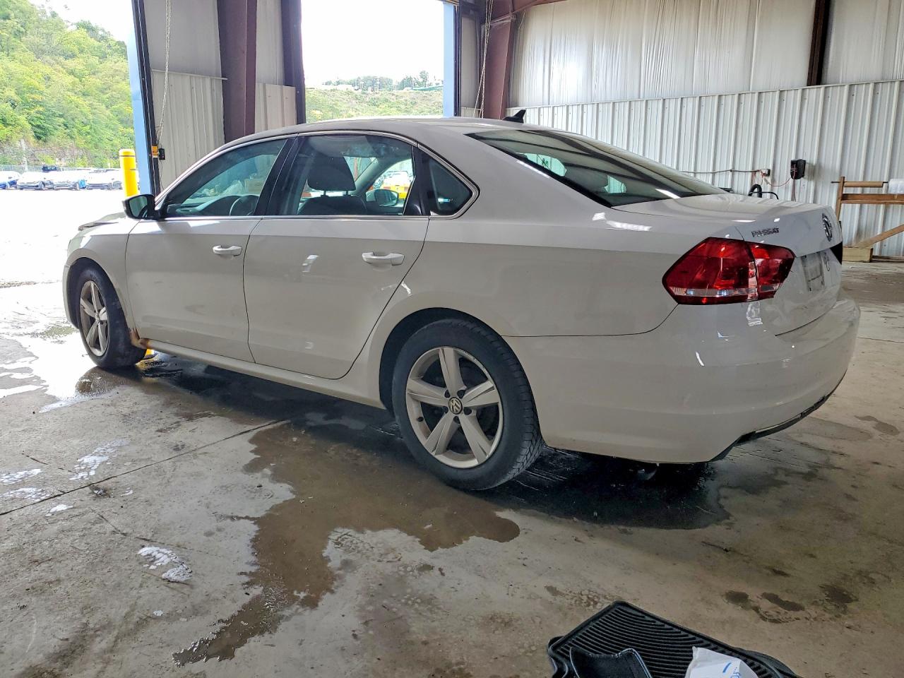 2013 Volkswagen Passat Se White vin: 1VWBP7A34DC092043