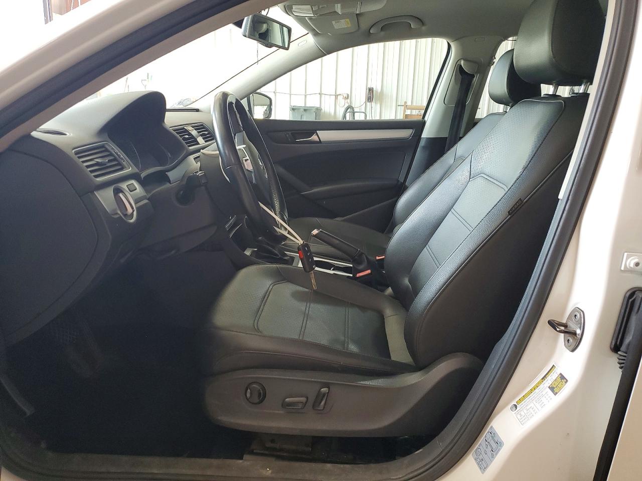2013 Volkswagen Passat Se White vin: 1VWBP7A34DC092043