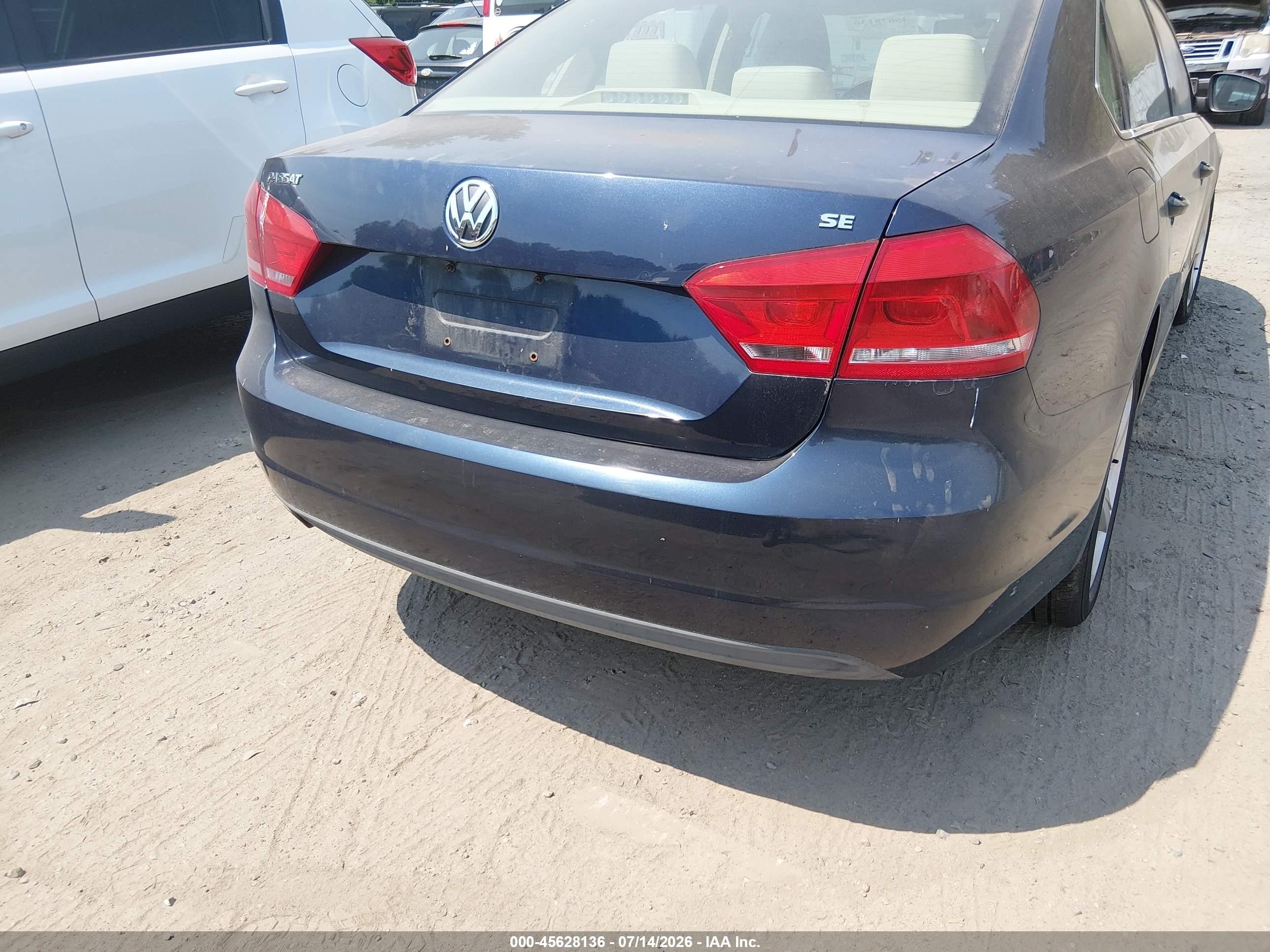 2013 Volkswagen Passat 2.5l Se Dark Blue vin: 1VWBP7A34DC092737