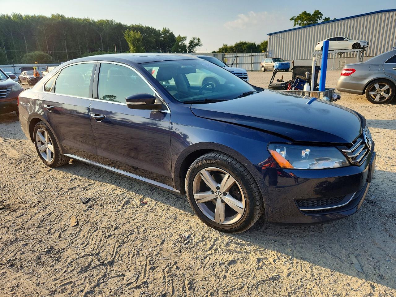 2013 Volkswagen Passat Se Blue vin: 1VWBP7A34DC099073