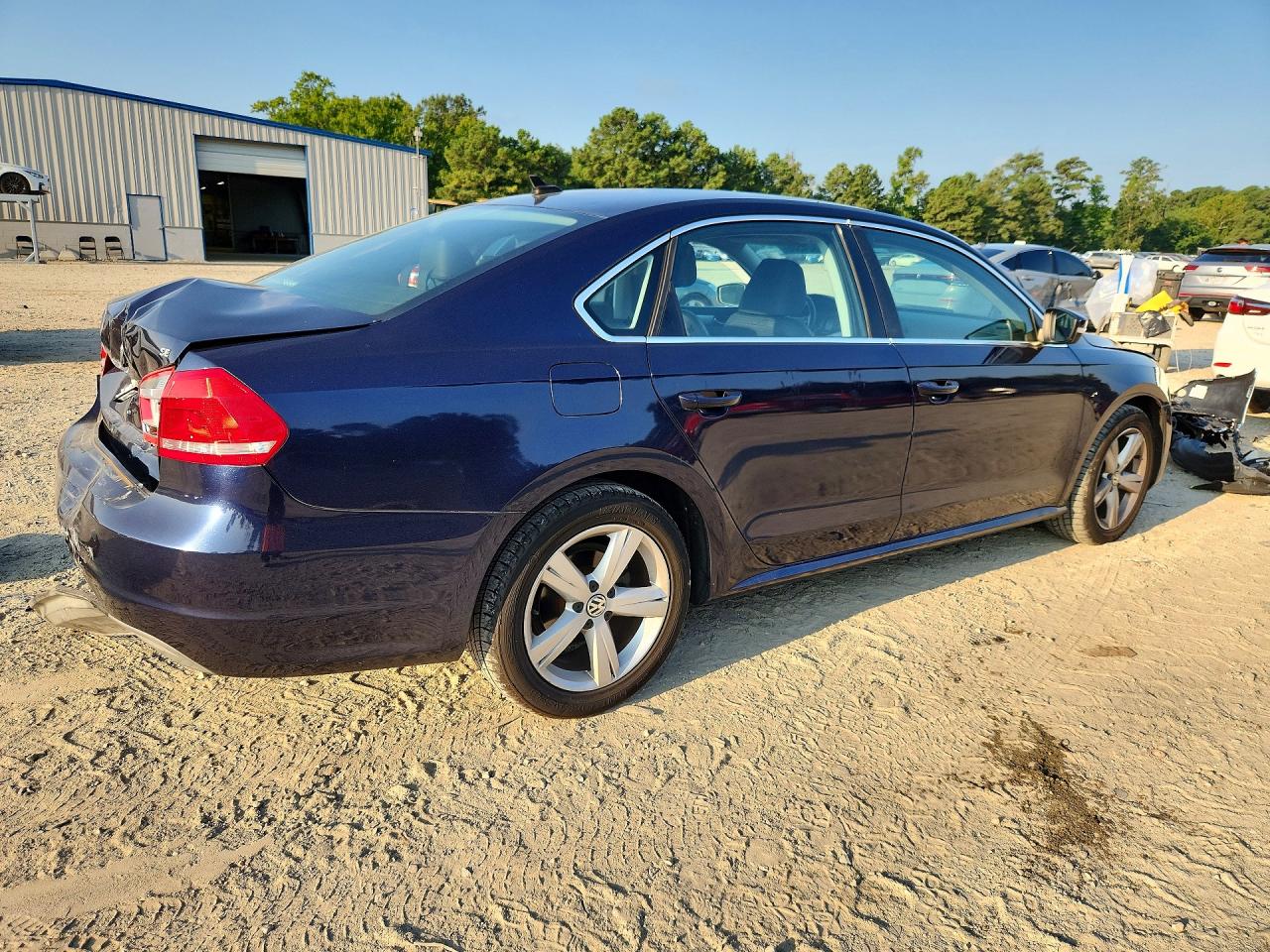 2013 Volkswagen Passat Se Blue vin: 1VWBP7A34DC099073