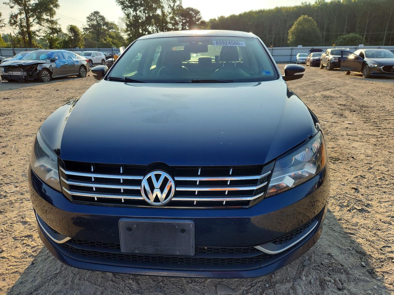 2013 Volkswagen Passat Se Blue vin: 1VWBP7A34DC099073