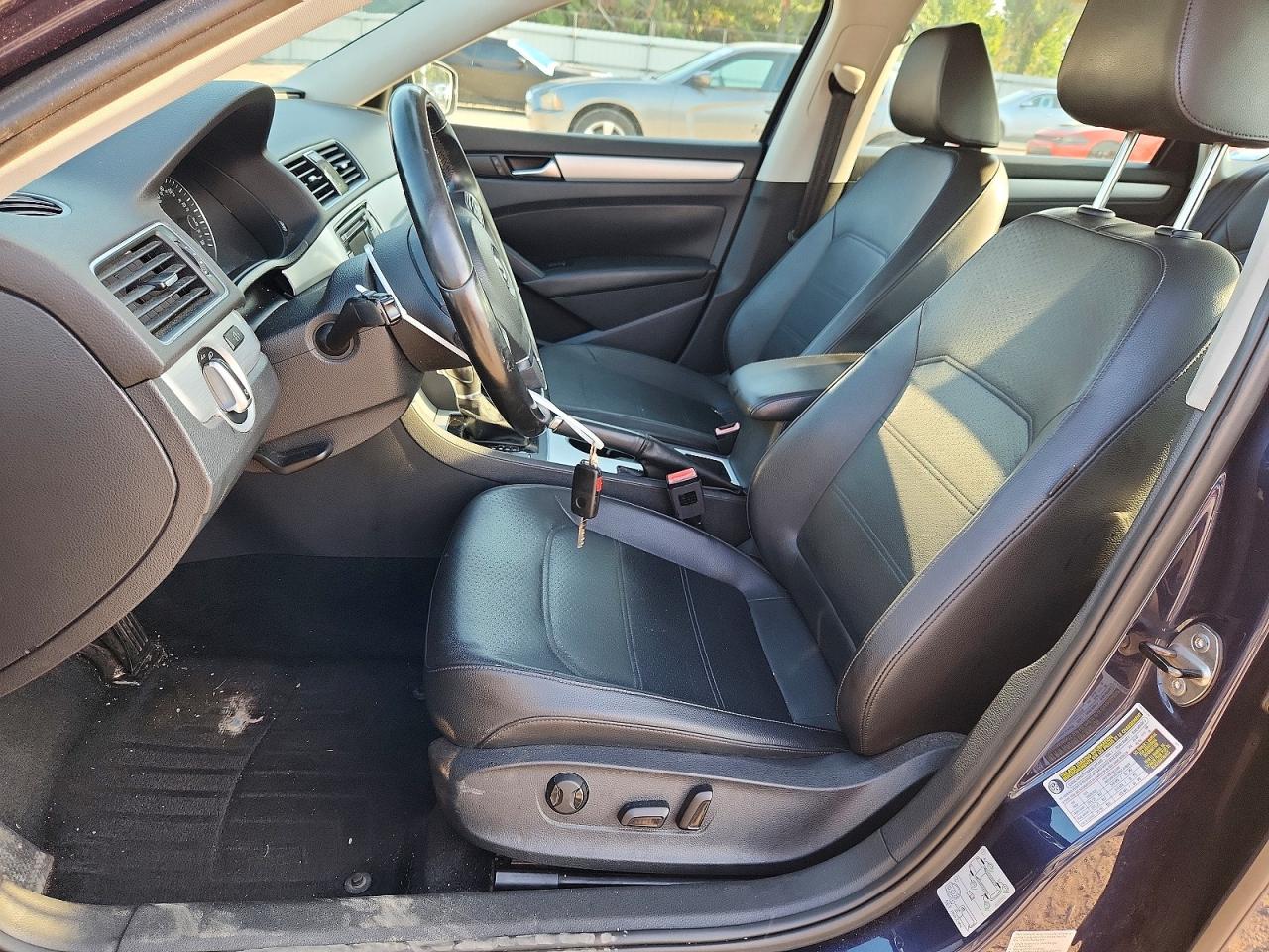 2013 Volkswagen Passat Se Blue vin: 1VWBP7A34DC099073