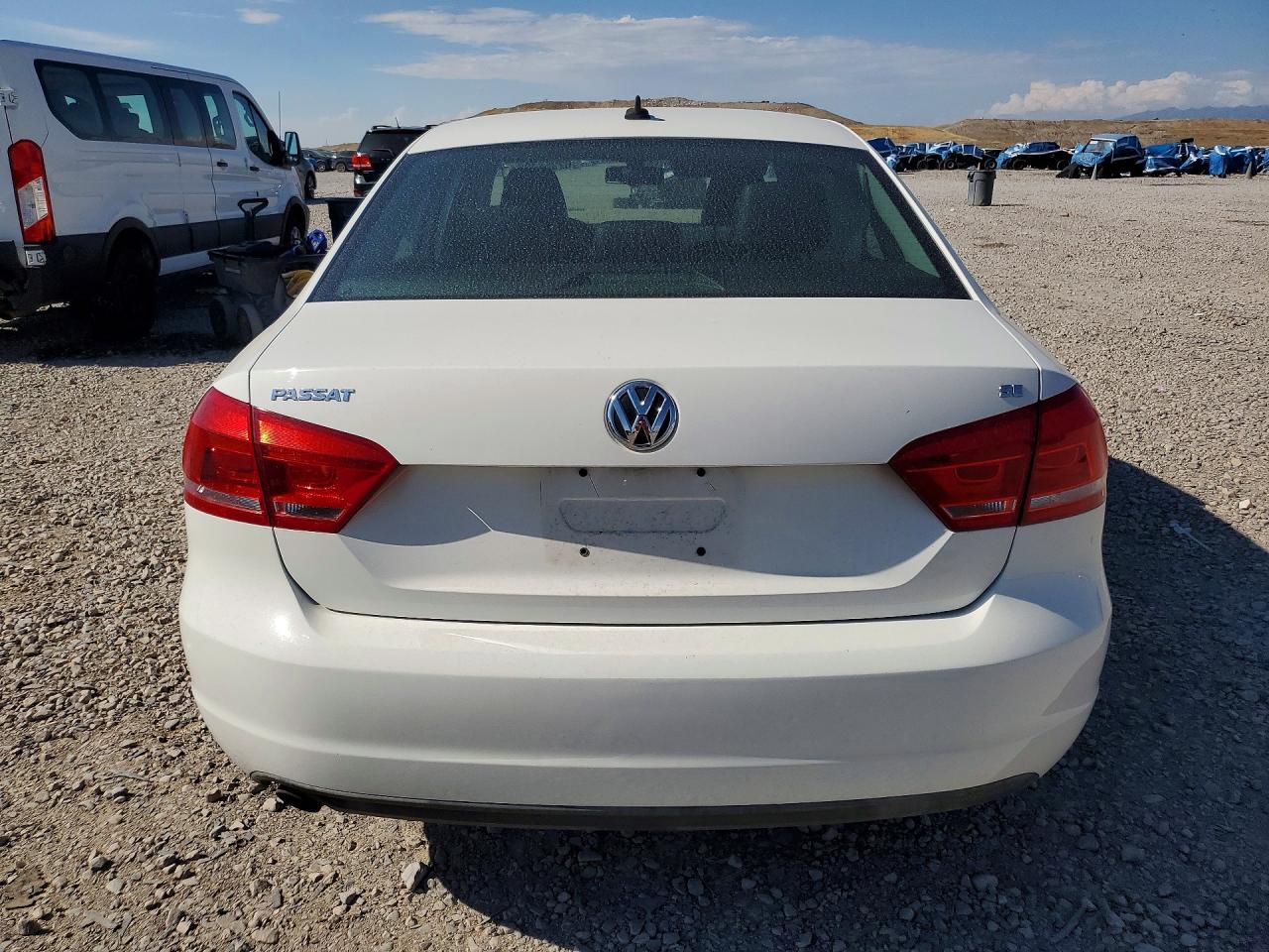 2013 Volkswagen Passat Se White vin: 1VWBP7A34DC124442