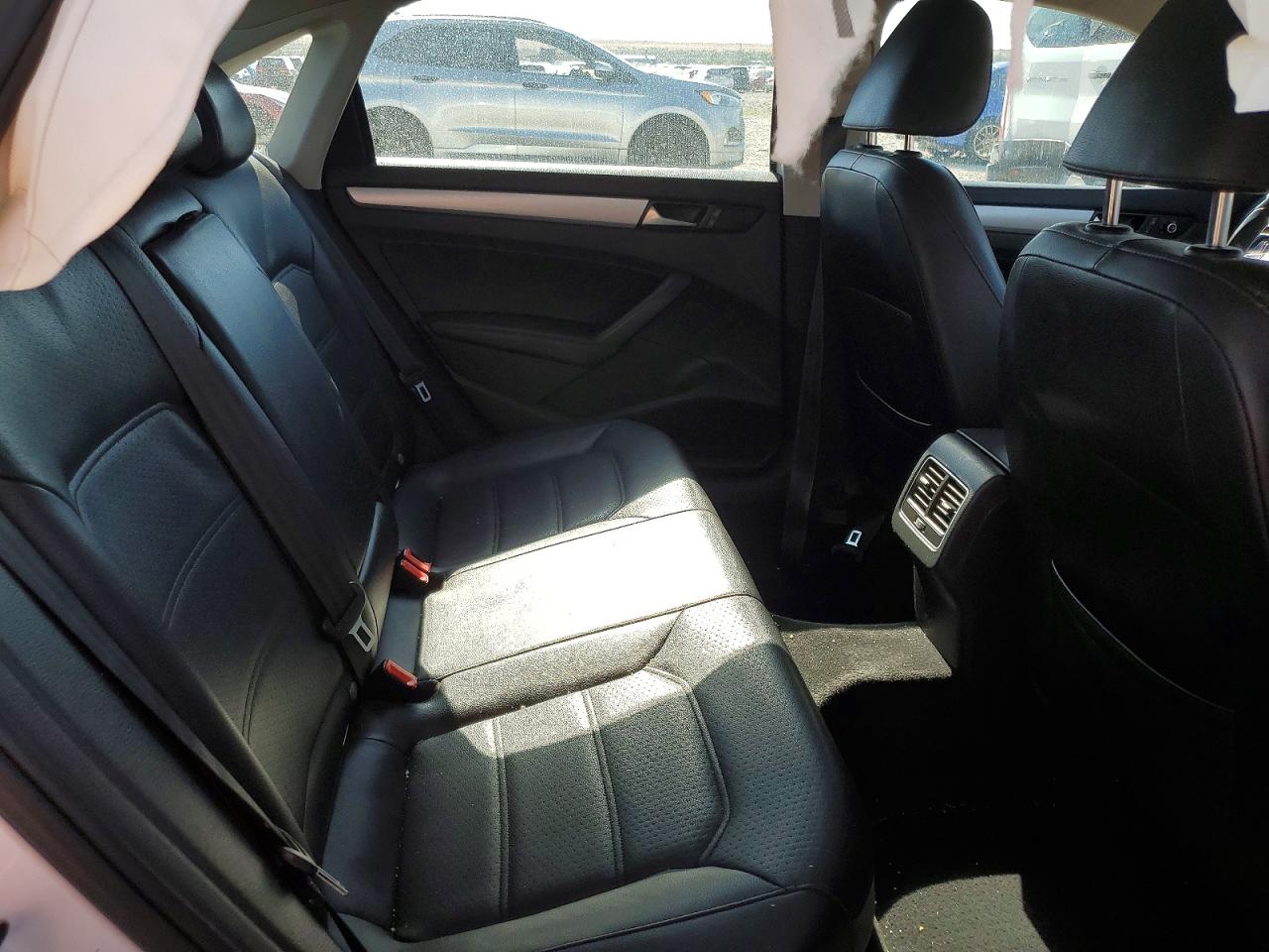 2013 Volkswagen Passat Se White vin: 1VWBP7A34DC124442
