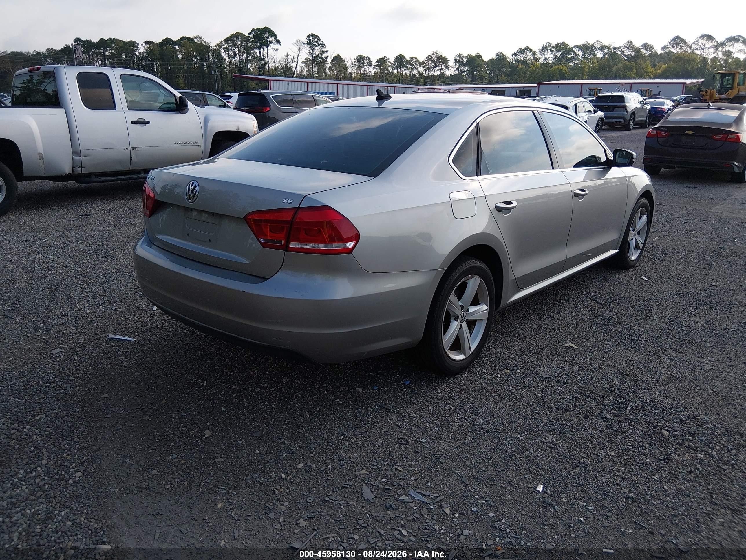 2013 Volkswagen Passat 2.5l Se Silver vin: 1VWBP7A34DC135411