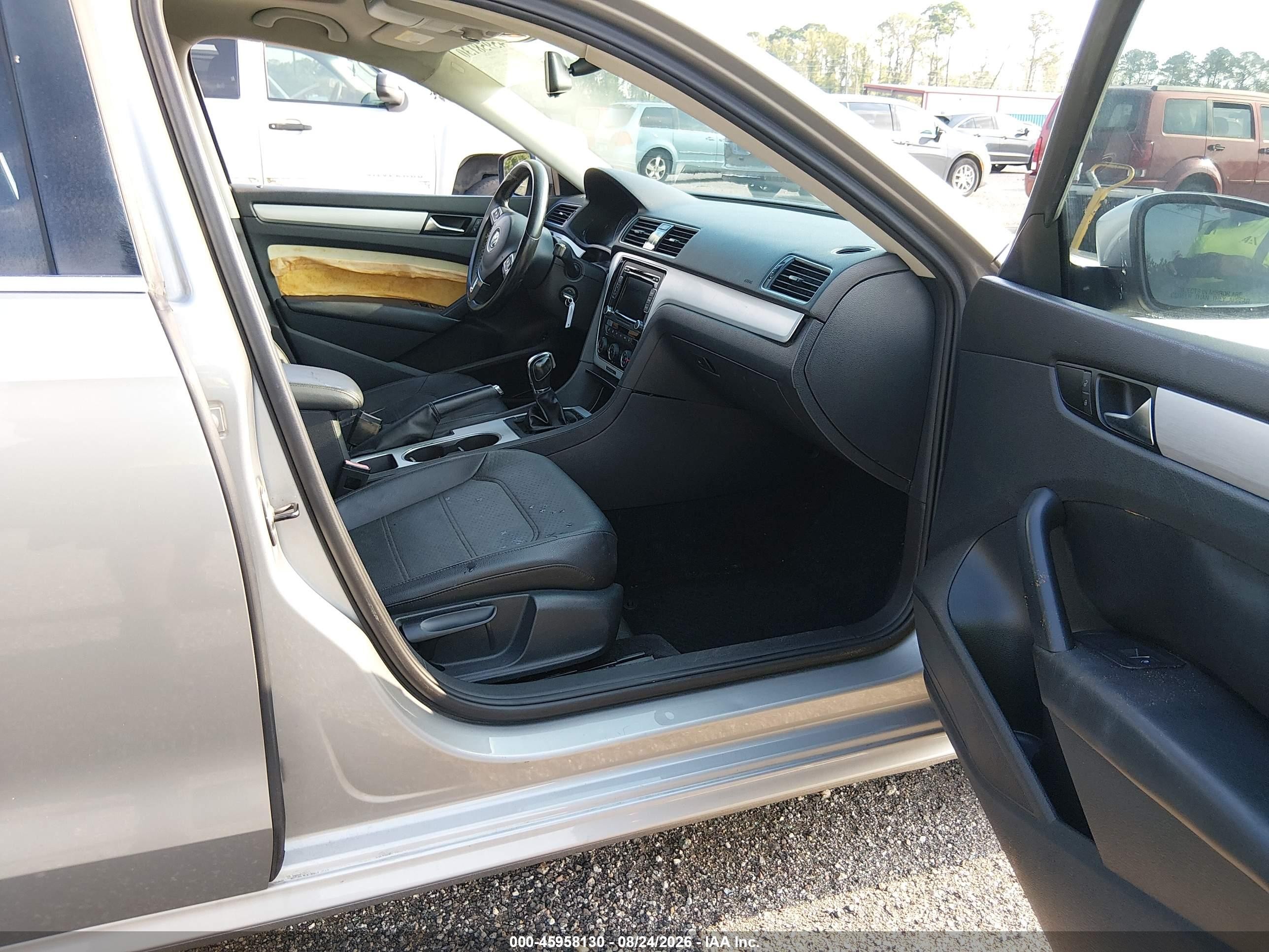 2013 Volkswagen Passat 2.5l Se Silver vin: 1VWBP7A34DC135411