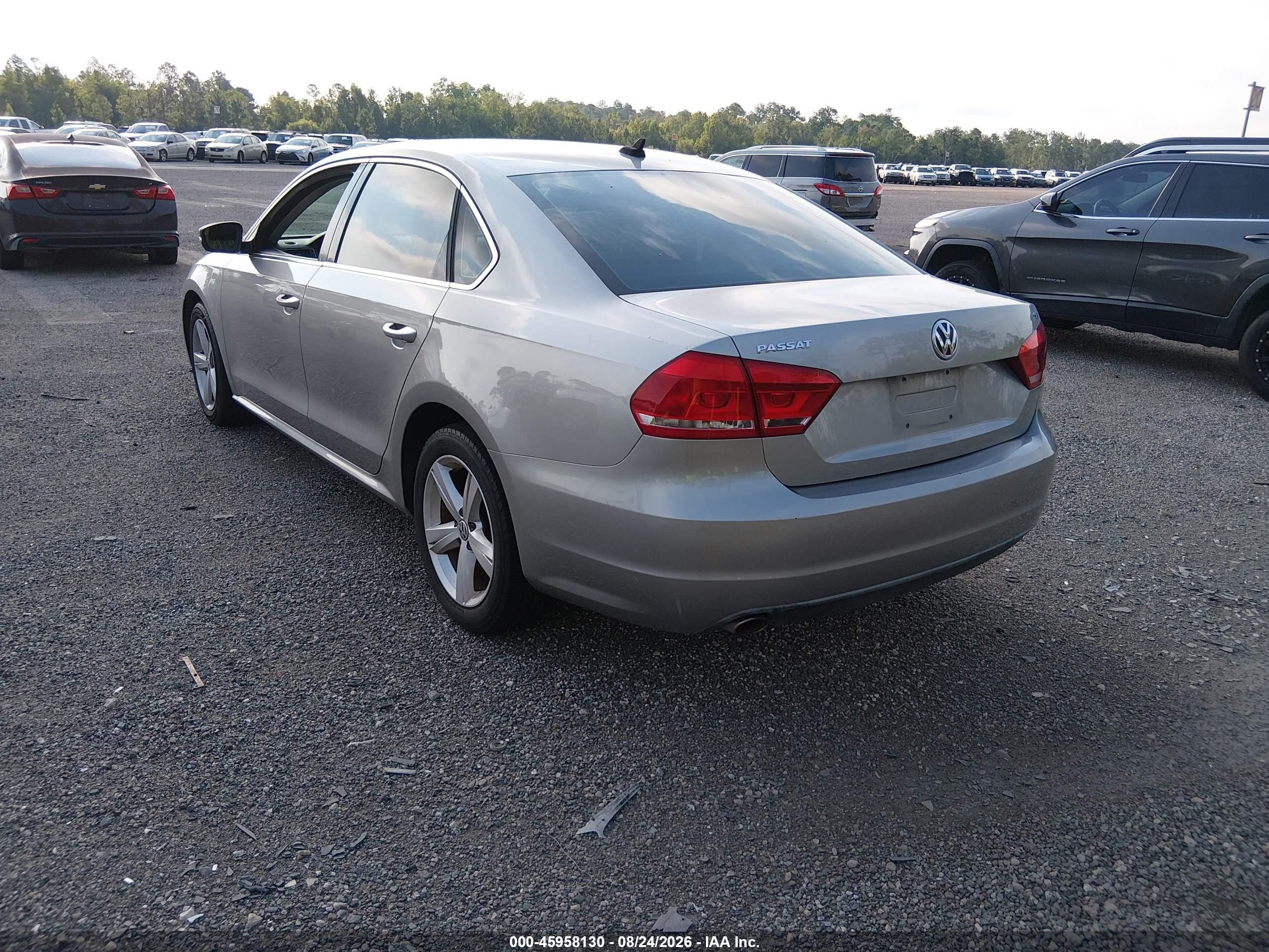 2013 Volkswagen Passat 2.5l Se Silver vin: 1VWBP7A34DC135411