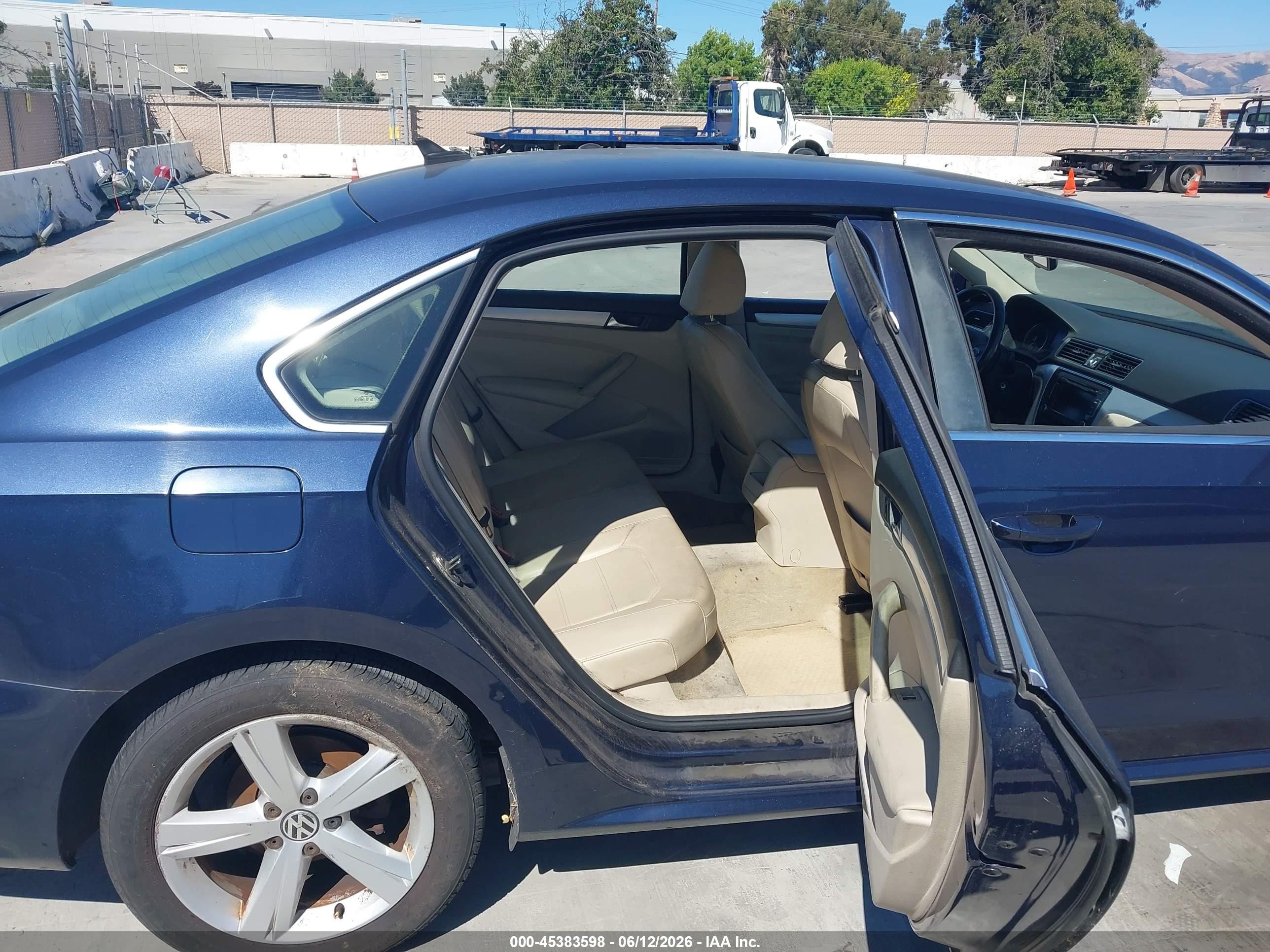 2012 Volkswagen Passat 2.5l Se Синий vin: 1VWBP7A35CC013803