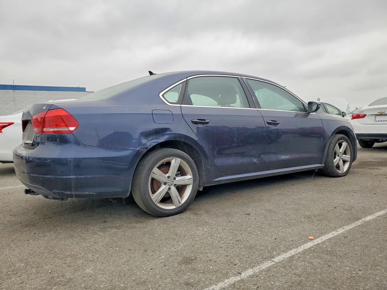 2012 Volkswagen Passat Se Blue vin: 1VWBP7A35CC098500