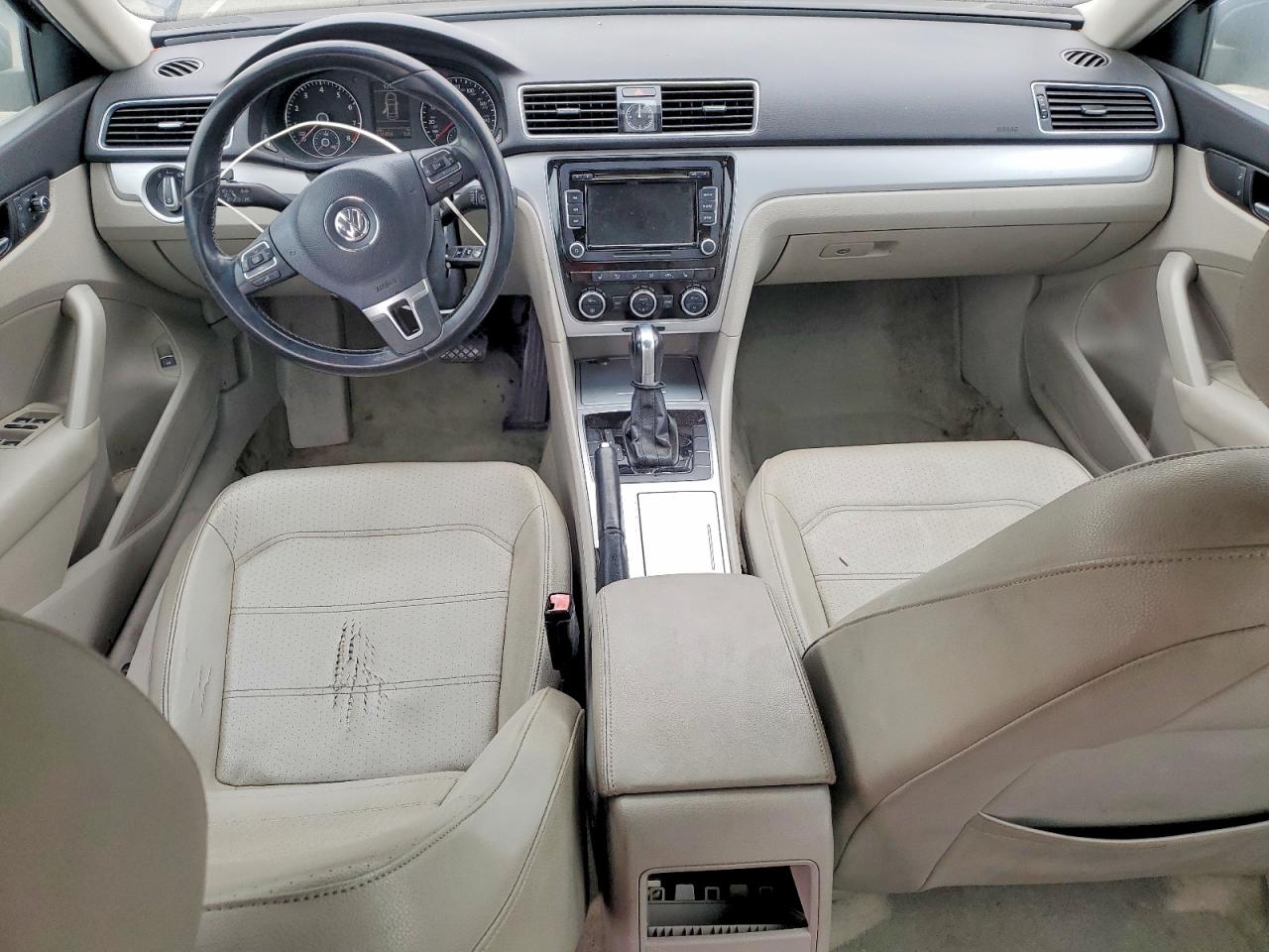 2012 Volkswagen Passat Se Blue vin: 1VWBP7A35CC098500