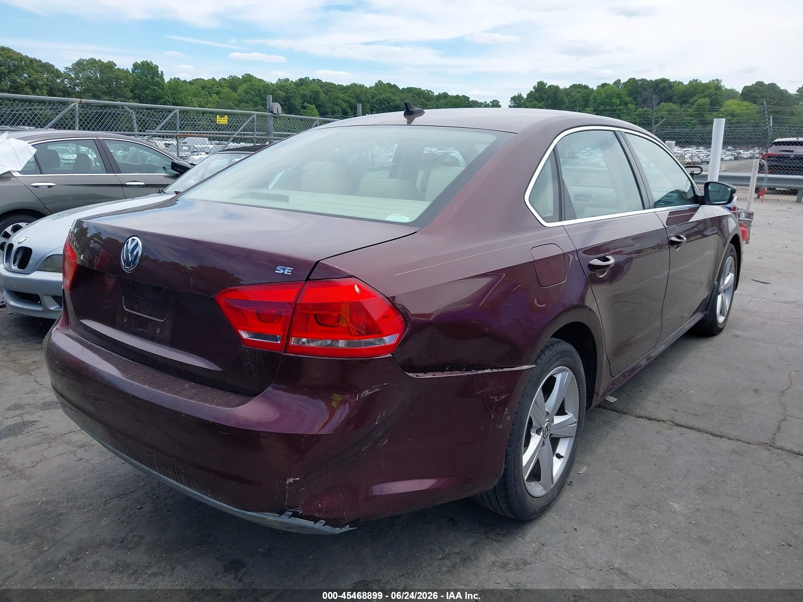 2013 Volkswagen Passat 2.5l Se Burgundy vin: 1VWBP7A35DC001409