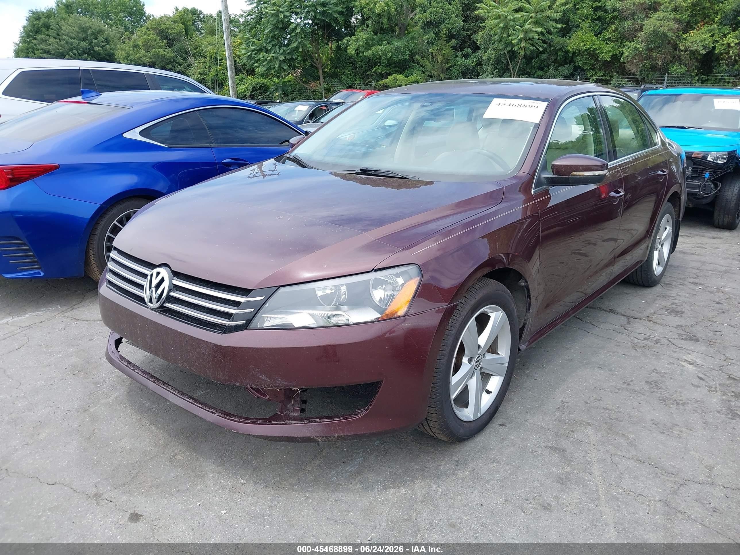 2013 Volkswagen Passat 2.5l Se Burgundy vin: 1VWBP7A35DC001409