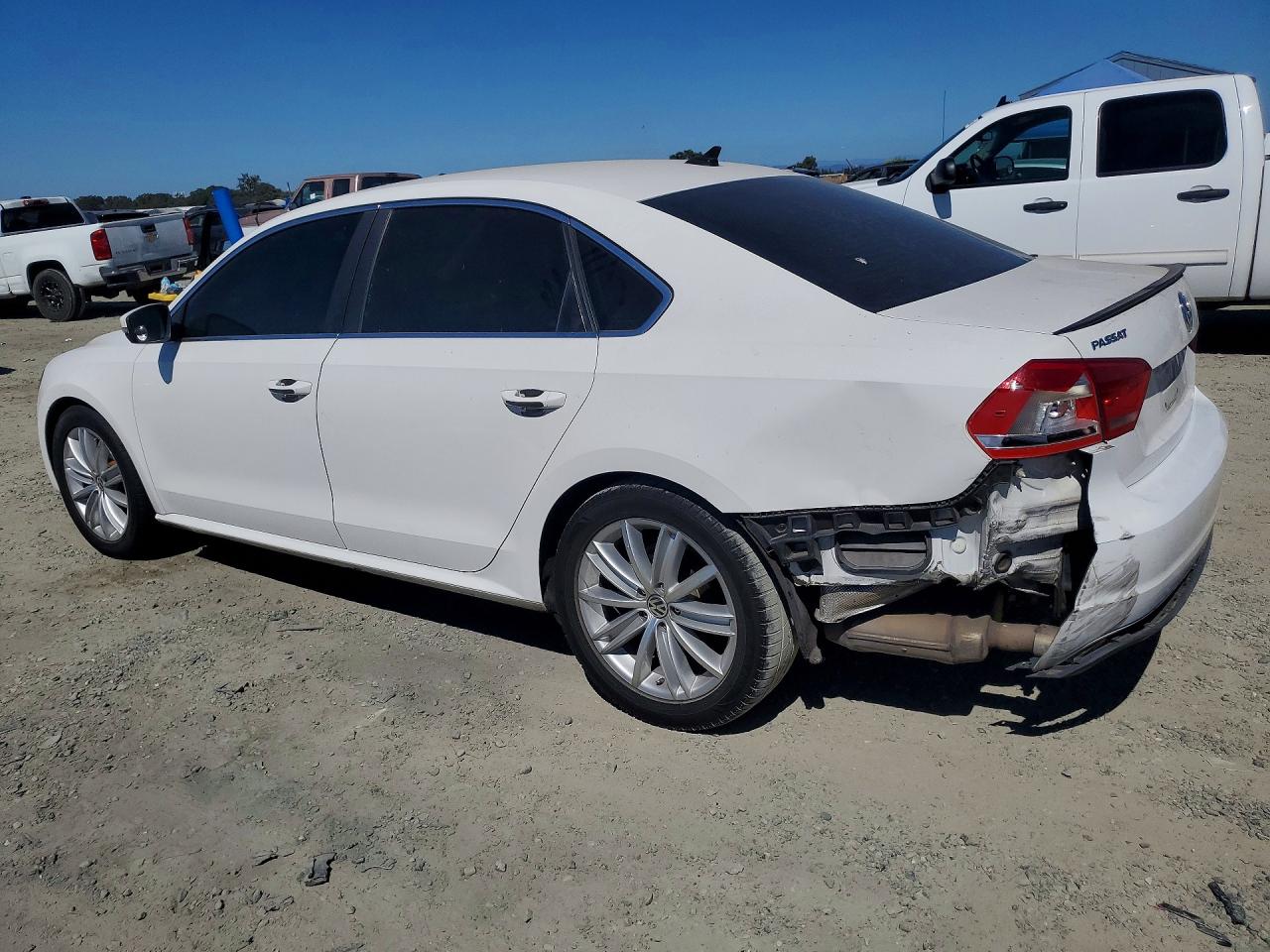 2013 Volkswagen Passat Se White vin: 1VWBP7A35DC017528
