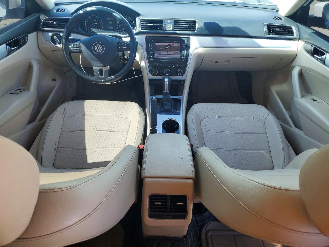 2013 Volkswagen Passat Se White vin: 1VWBP7A35DC017528
