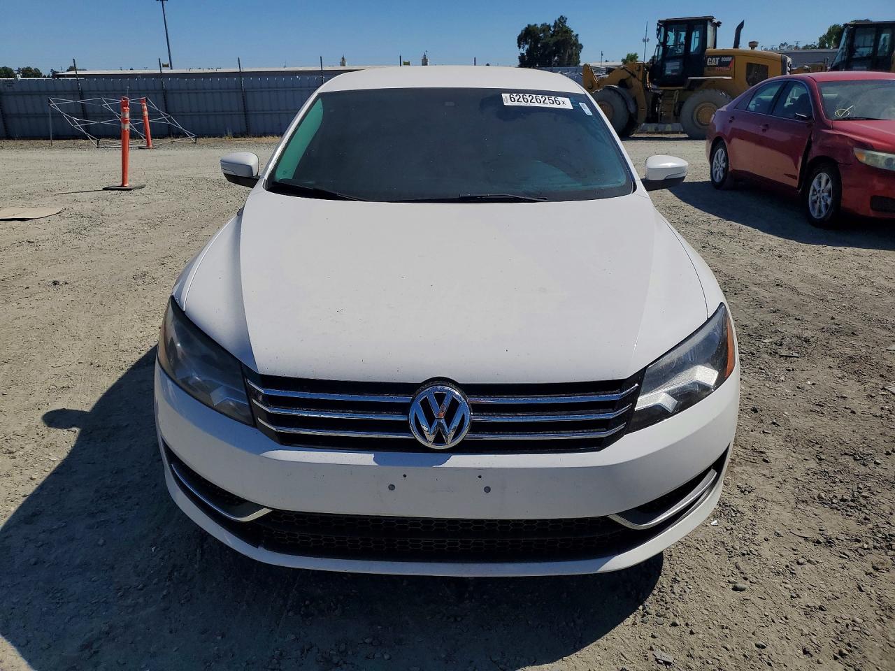 2013 Volkswagen Passat Se White vin: 1VWBP7A35DC017528