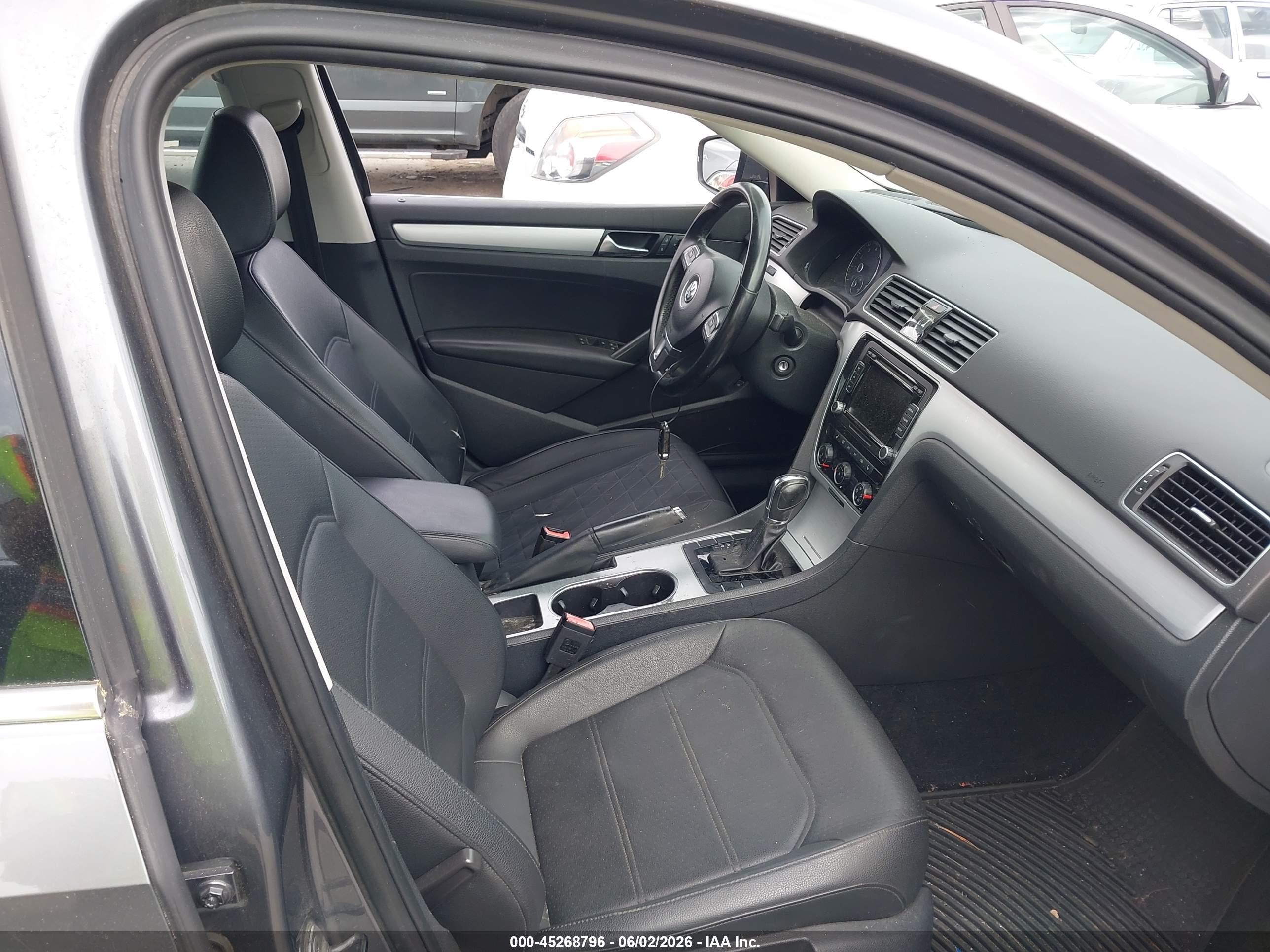 2013 Volkswagen Passat 2.5l Se Серый vin: 1VWBP7A35DC023684
