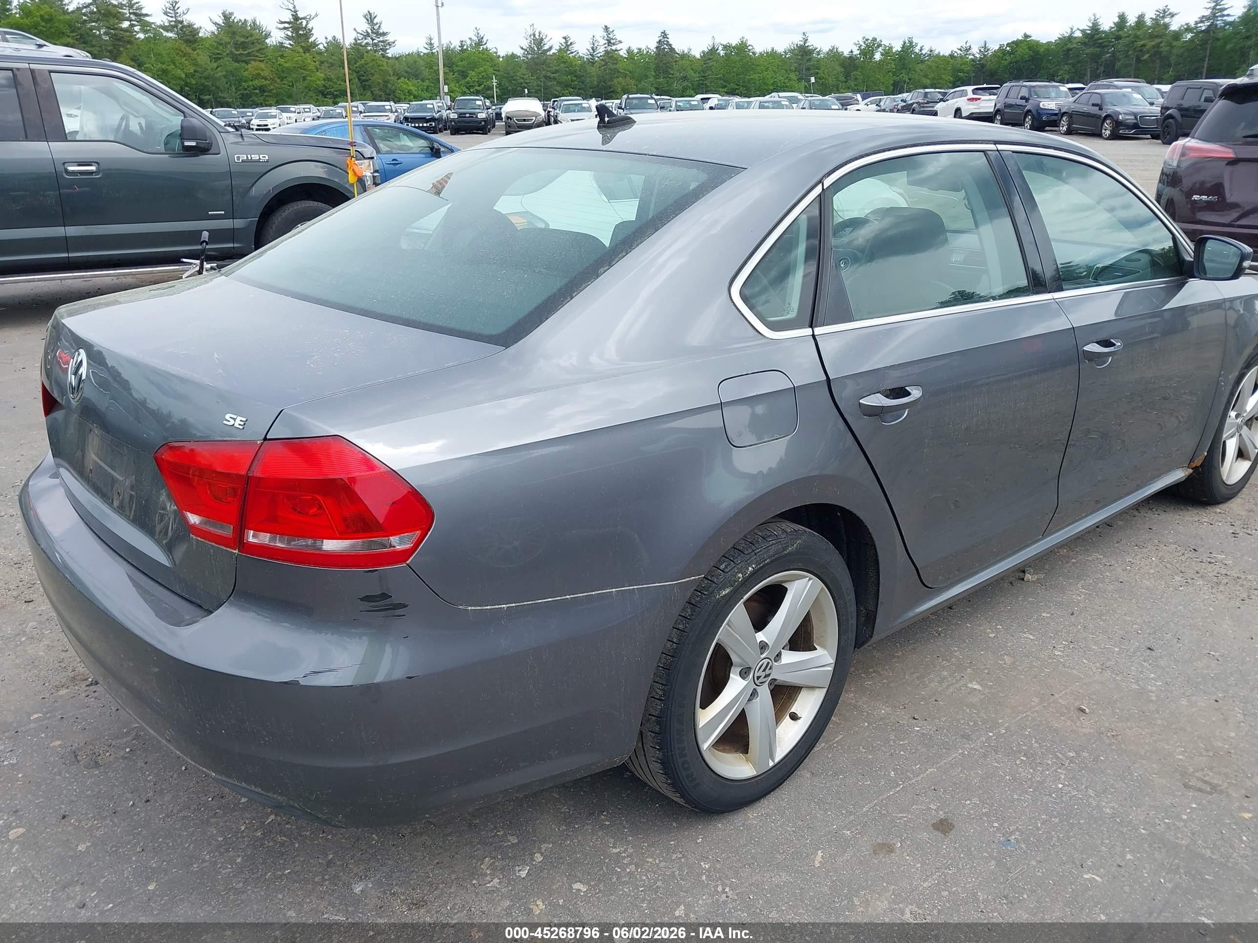 2013 Volkswagen Passat 2.5l Se Серый vin: 1VWBP7A35DC023684