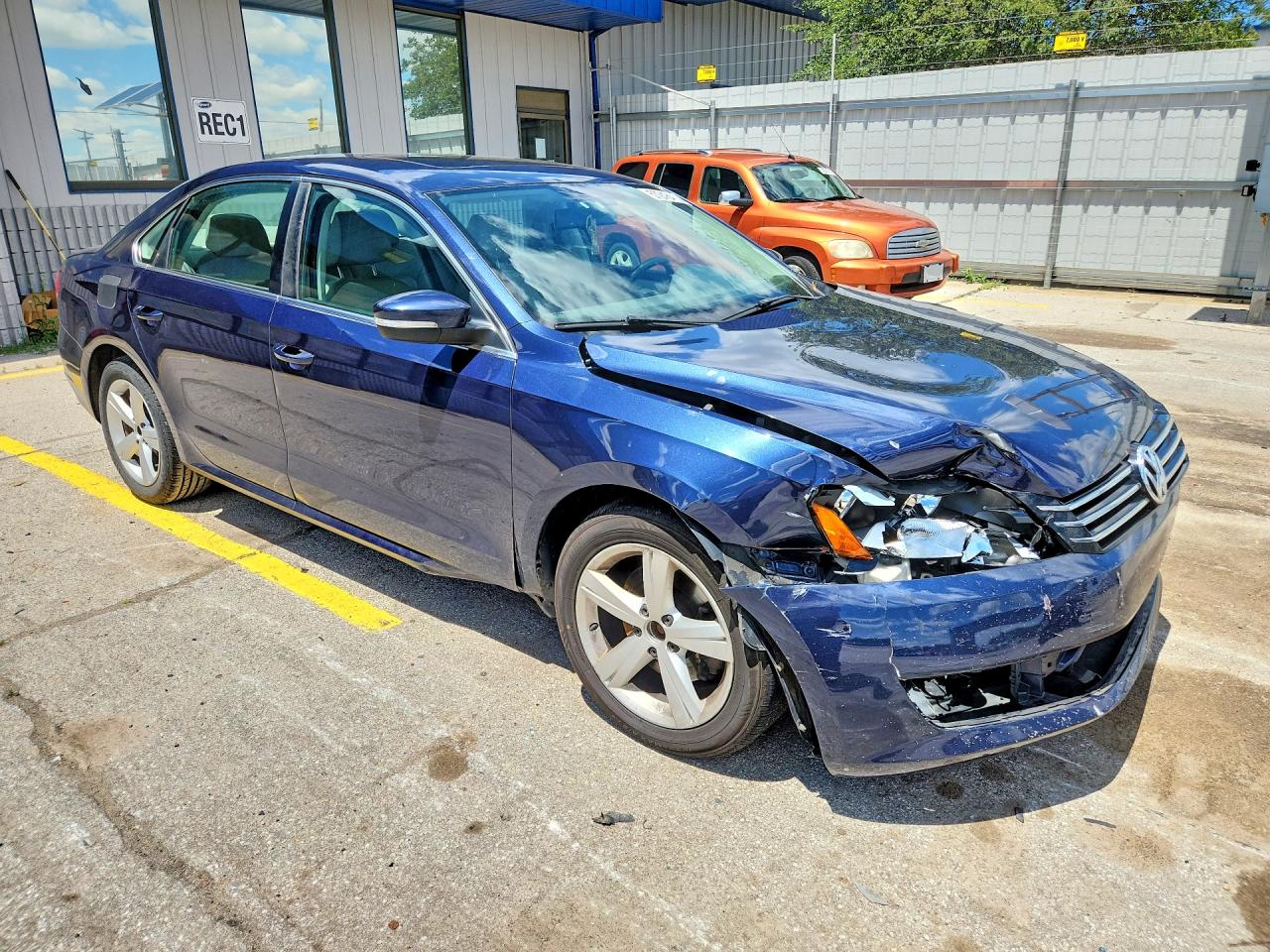 2013 Volkswagen Passat Se Синий vin: 1VWBP7A35DC037486