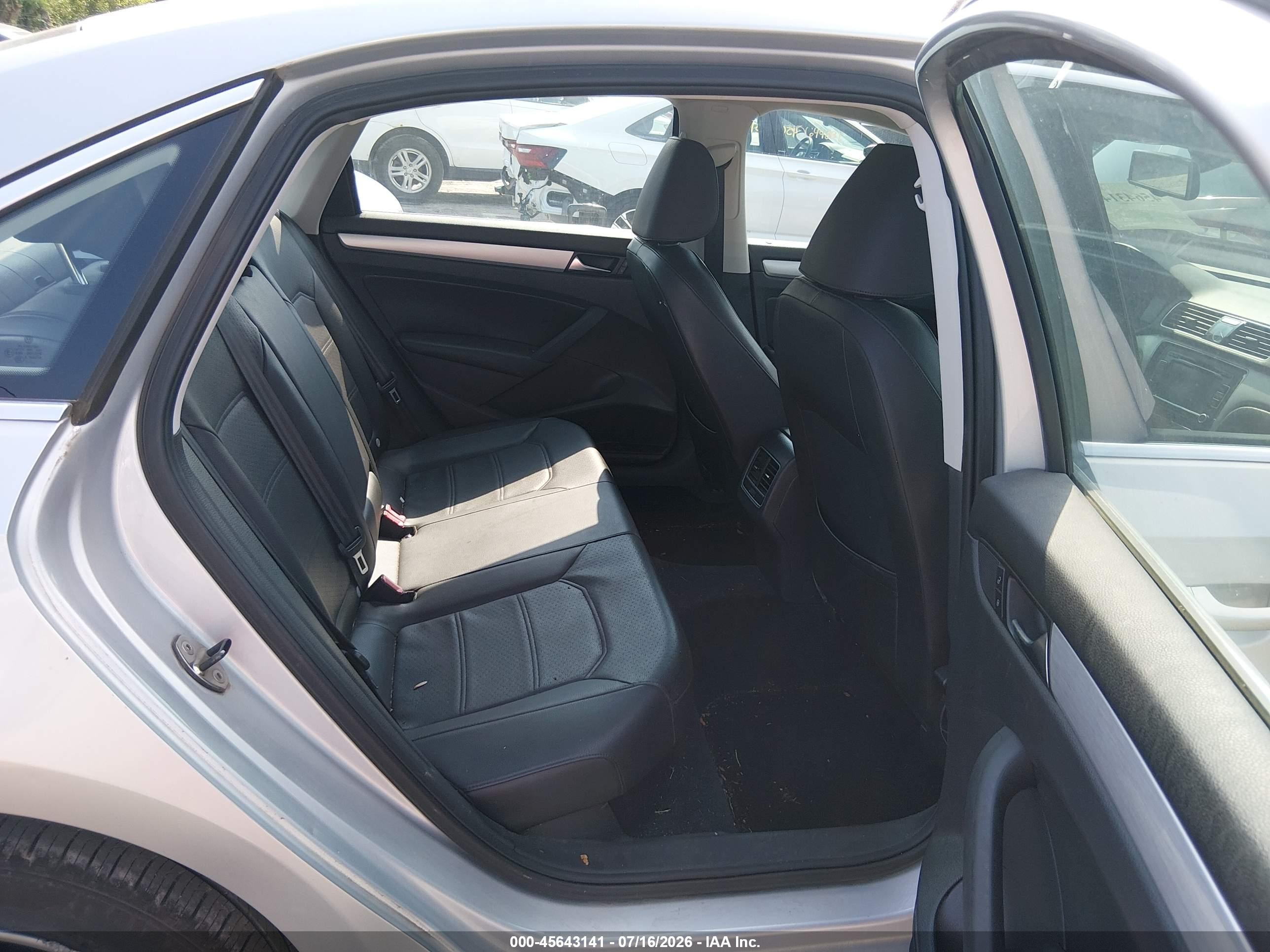 2013 Volkswagen Passat 2.5l Se Silver vin: 1VWBP7A35DC047564
