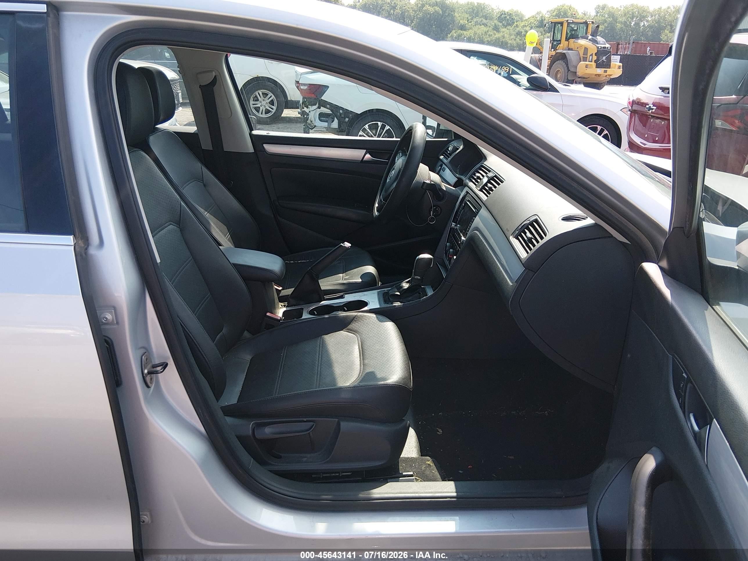 2013 Volkswagen Passat 2.5l Se Silver vin: 1VWBP7A35DC047564