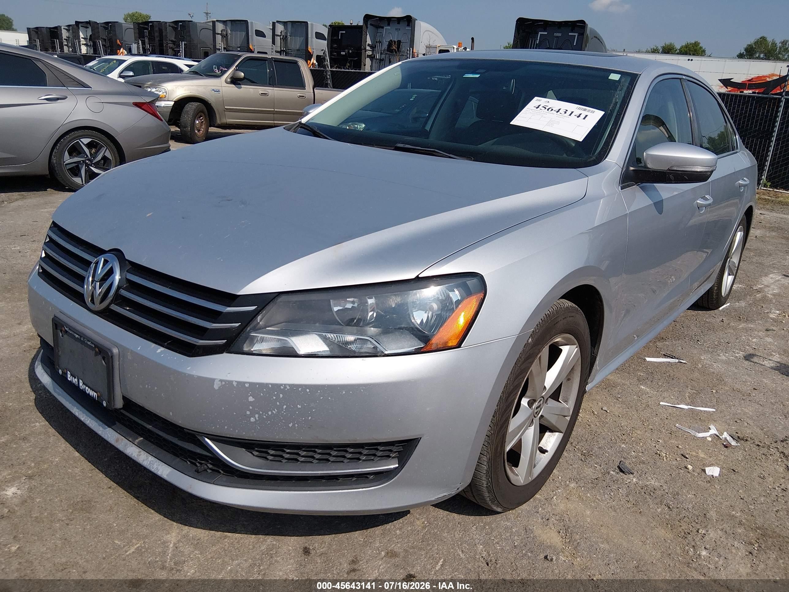 2013 Volkswagen Passat 2.5l Se Silver vin: 1VWBP7A35DC047564