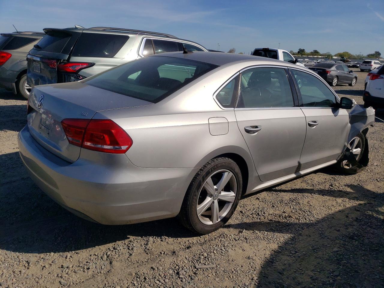 2013 Volkswagen Passat Se Silver vin: 1VWBP7A35DC049685