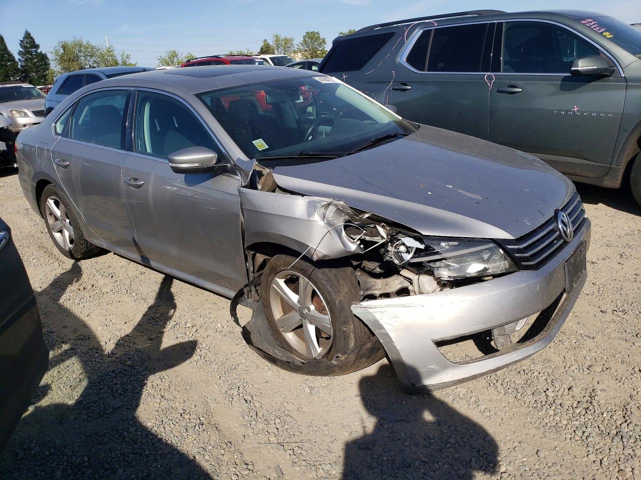 2013 Volkswagen Passat Se Silver vin: 1VWBP7A35DC049685