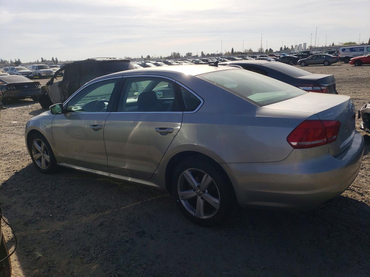2013 Volkswagen Passat Se Silver vin: 1VWBP7A35DC049685