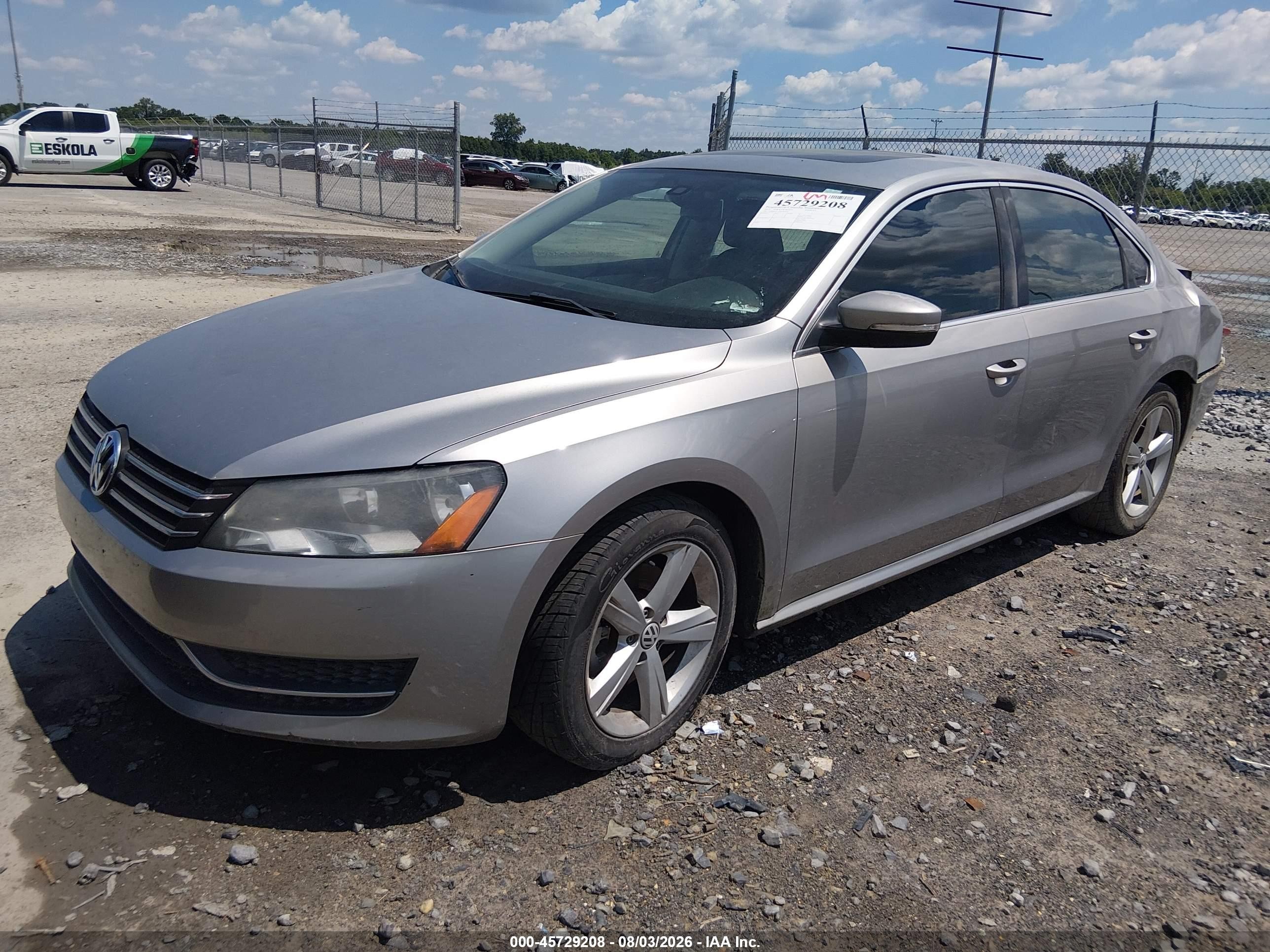 2013 Volkswagen Passat 2.5l Se Silver vin: 1VWBP7A35DC050321