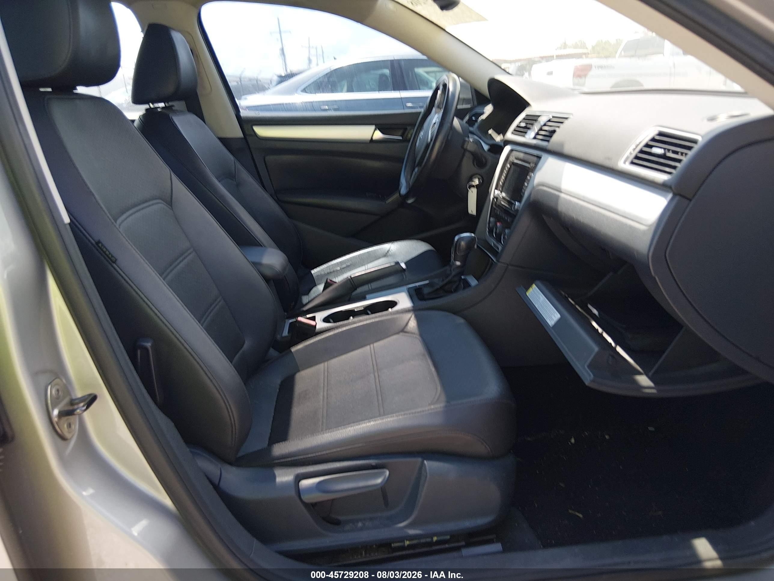 2013 Volkswagen Passat 2.5l Se Silver vin: 1VWBP7A35DC050321