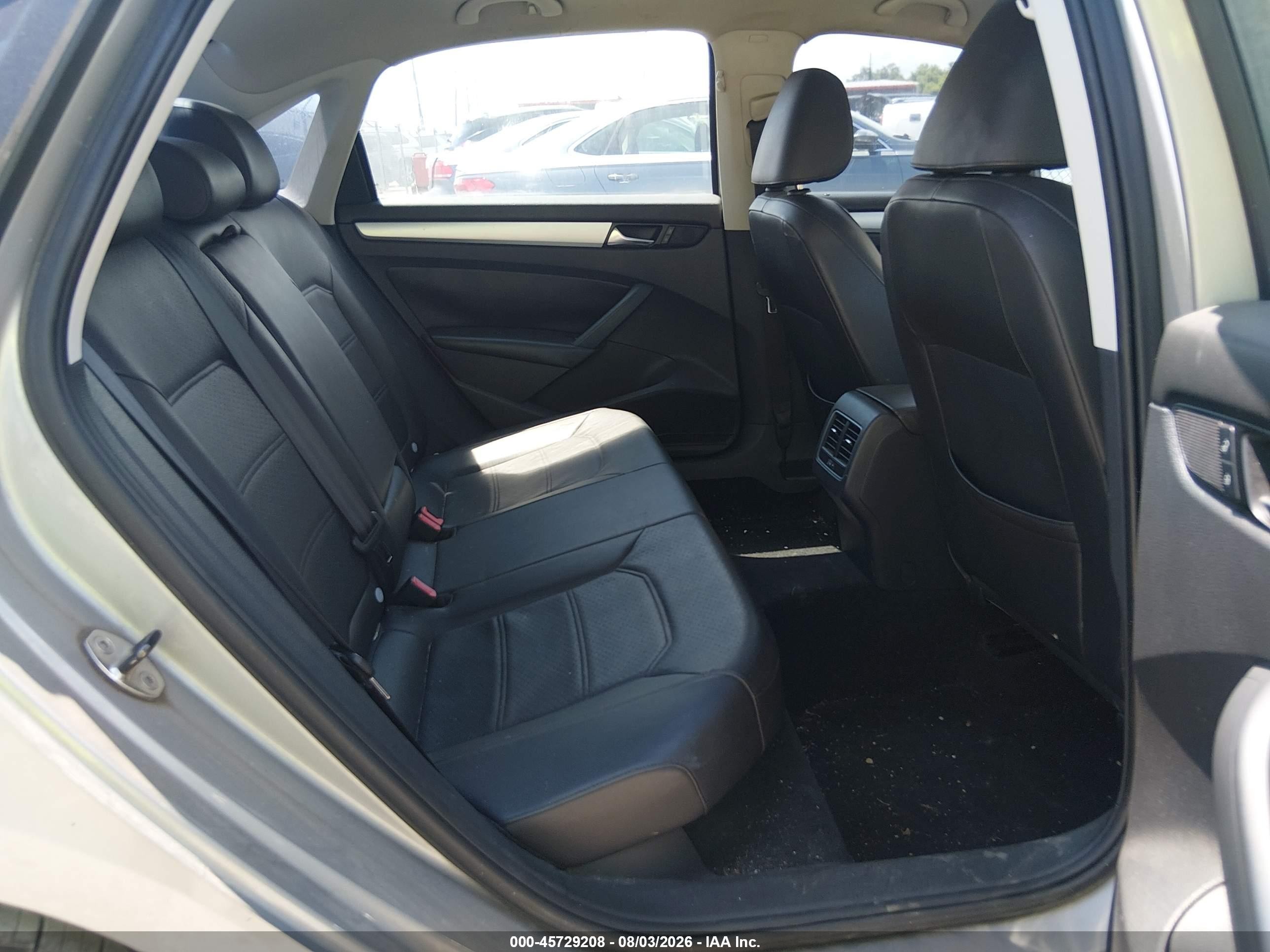 2013 Volkswagen Passat 2.5l Se Silver vin: 1VWBP7A35DC050321