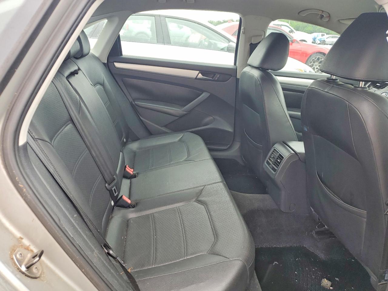 2013 Volkswagen Passat Se Cream vin: 1VWBP7A35DC071816