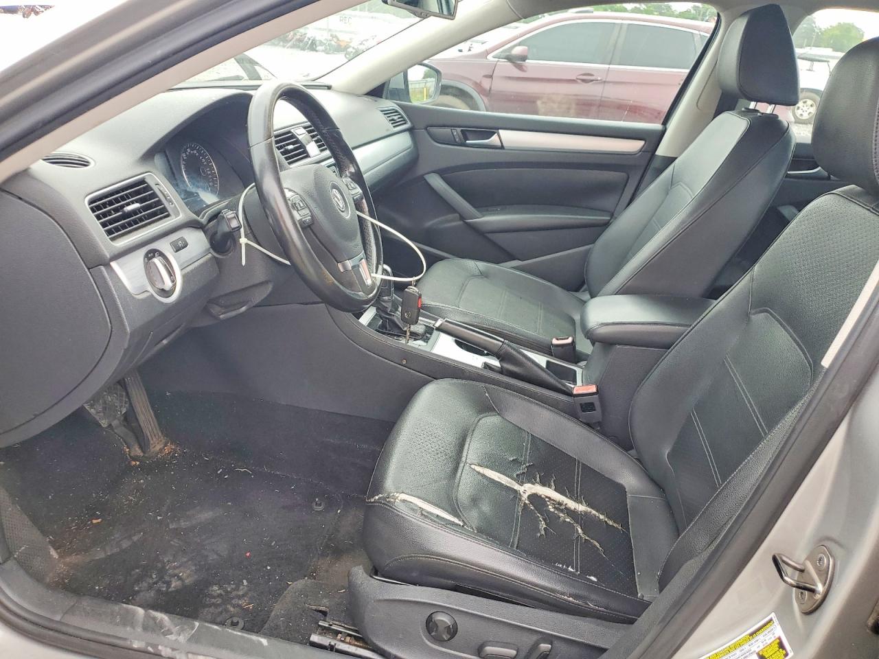 2013 Volkswagen Passat Se Cream vin: 1VWBP7A35DC071816