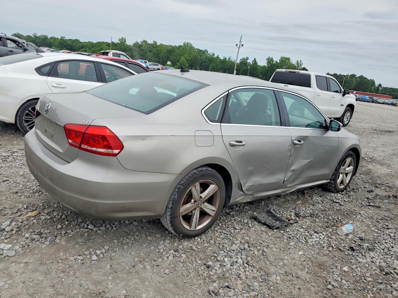 2013 Volkswagen Passat Se Cream vin: 1VWBP7A35DC071816