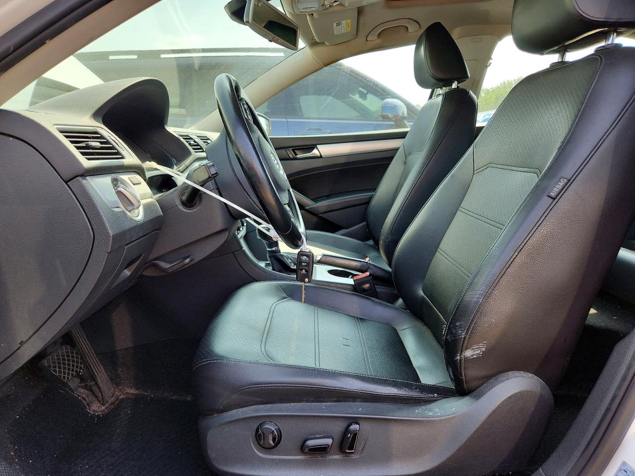 2013 Volkswagen Passat Cc White vin: 1VWBP7A35DC078250