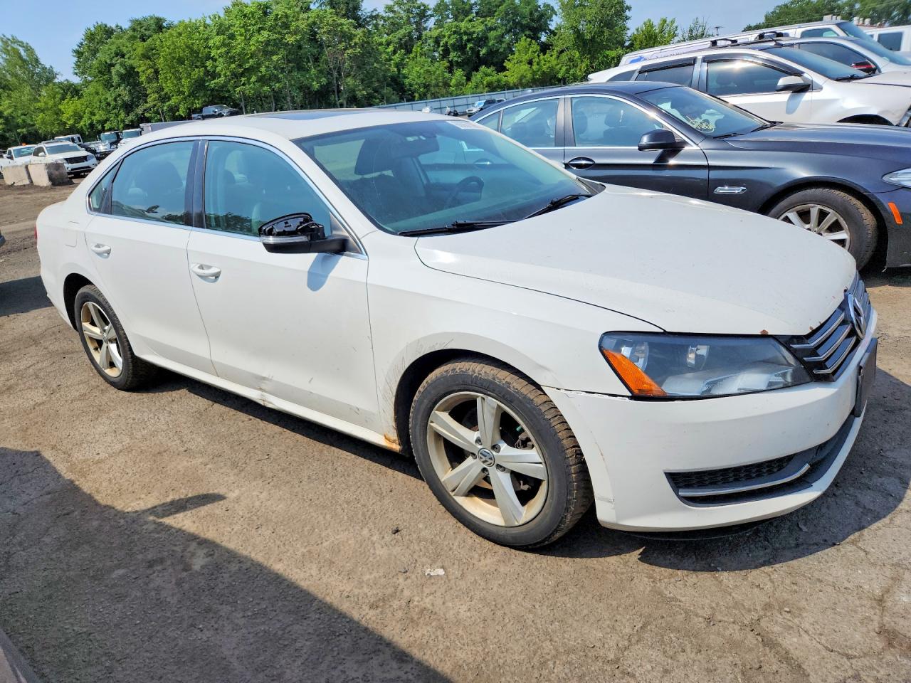 2013 Volkswagen Passat Cc White vin: 1VWBP7A35DC078250