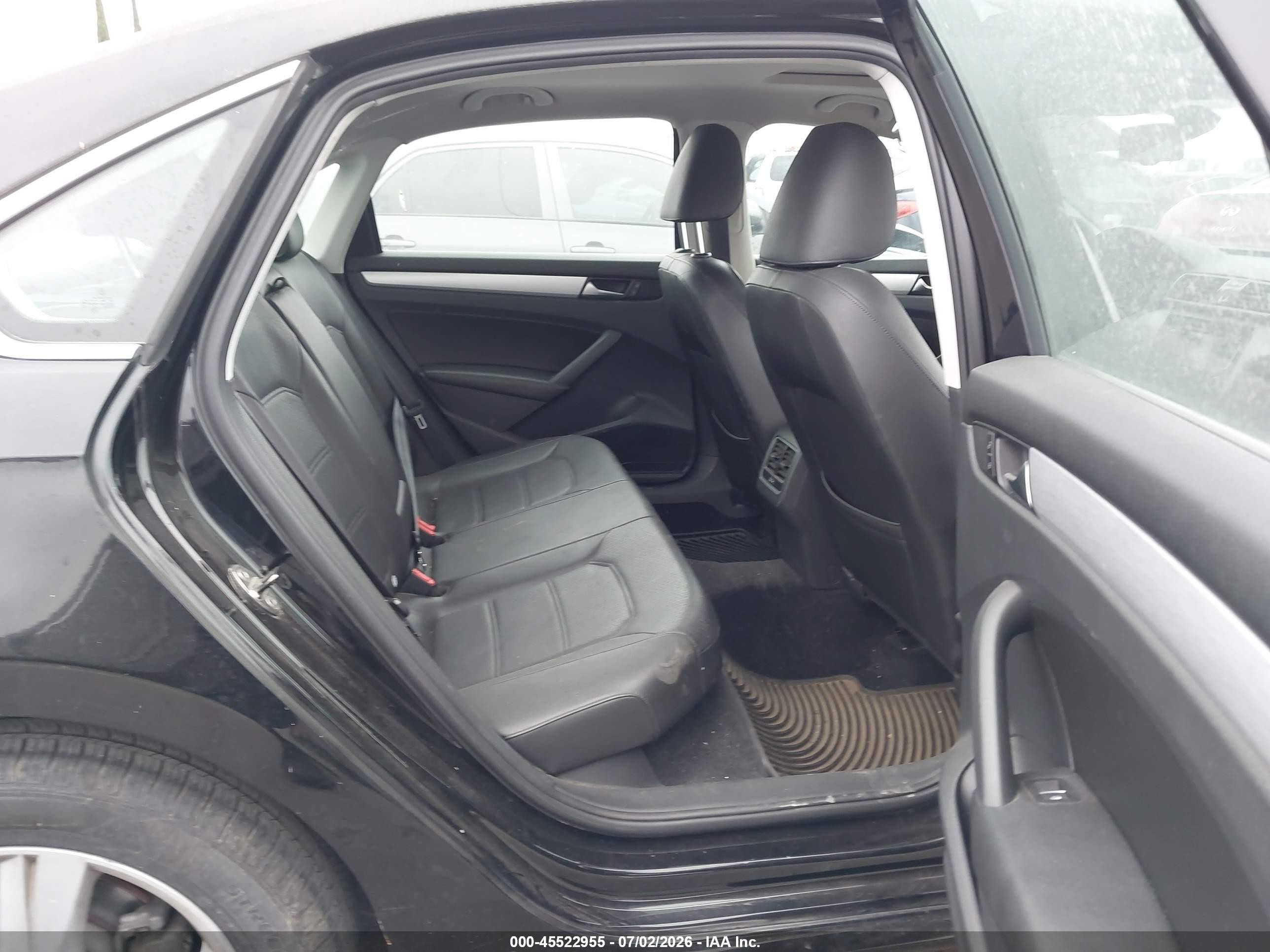2013 Volkswagen Passat 2.5l Se Black vin: 1VWBP7A35DC118889