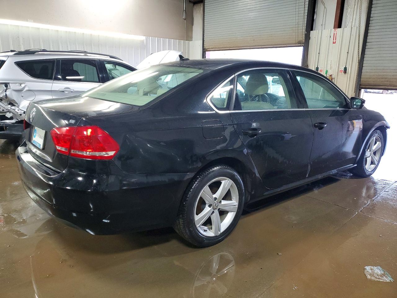 2013 Volkswagen Passat Se Черный vin: 1VWBP7A35DC123381