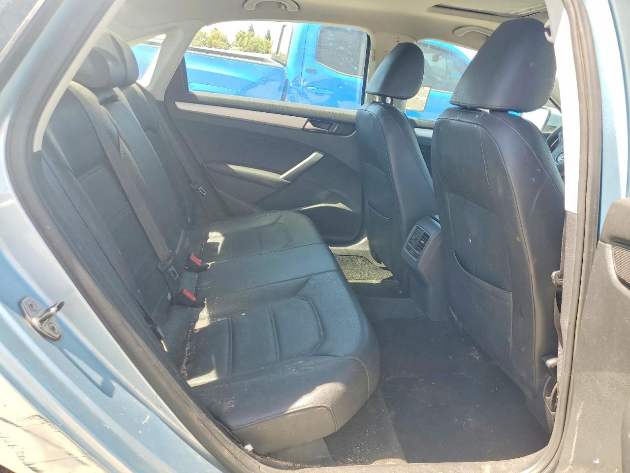2013 Volkswagen Passat Se Blue vin: 1VWBP7A35DC136177