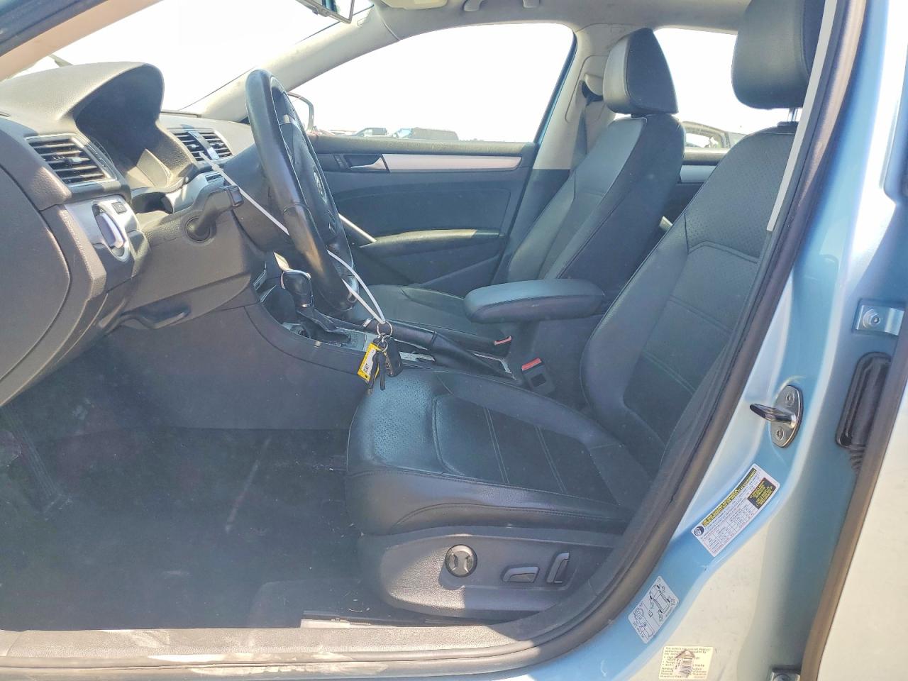 2013 Volkswagen Passat Se Blue vin: 1VWBP7A35DC136177
