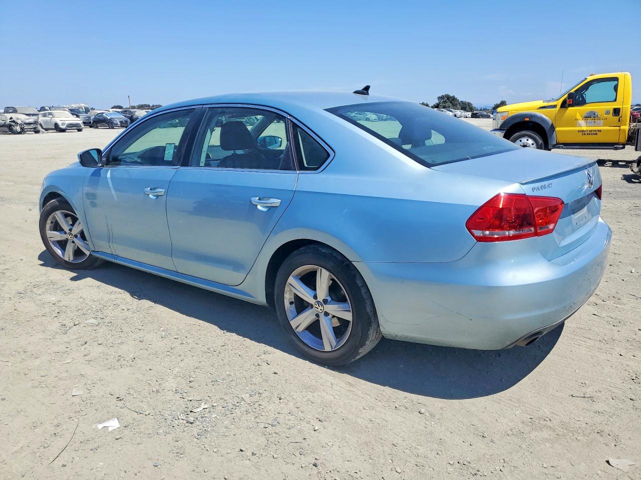 2013 Volkswagen Passat Se Blue vin: 1VWBP7A35DC136177