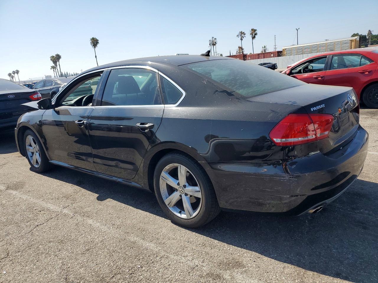 2014 Volkswagen Passat Se Черный vin: 1VWBP7A35EC006952