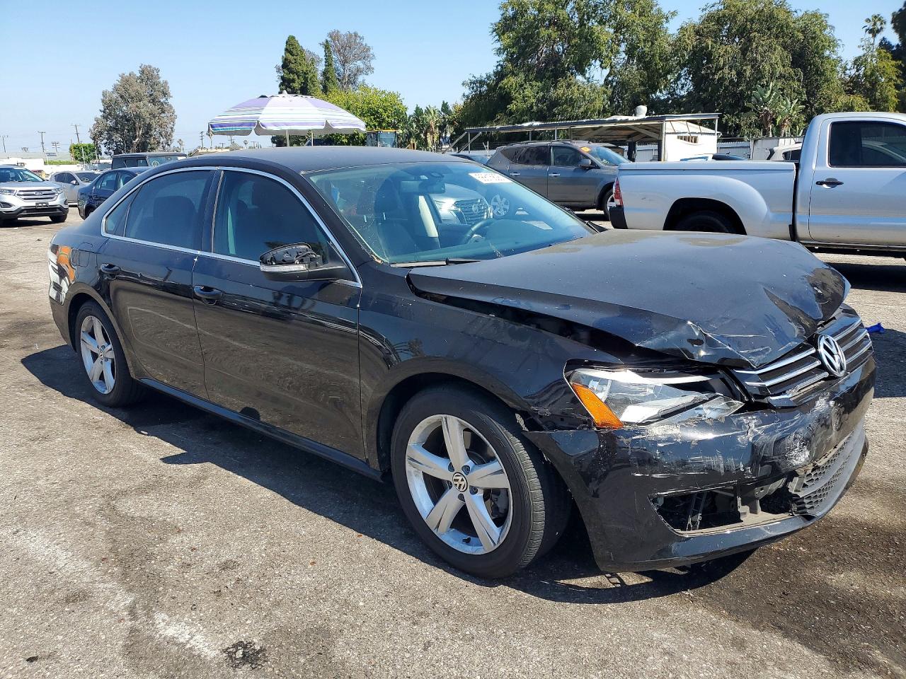 2014 Volkswagen Passat Se Черный vin: 1VWBP7A35EC006952