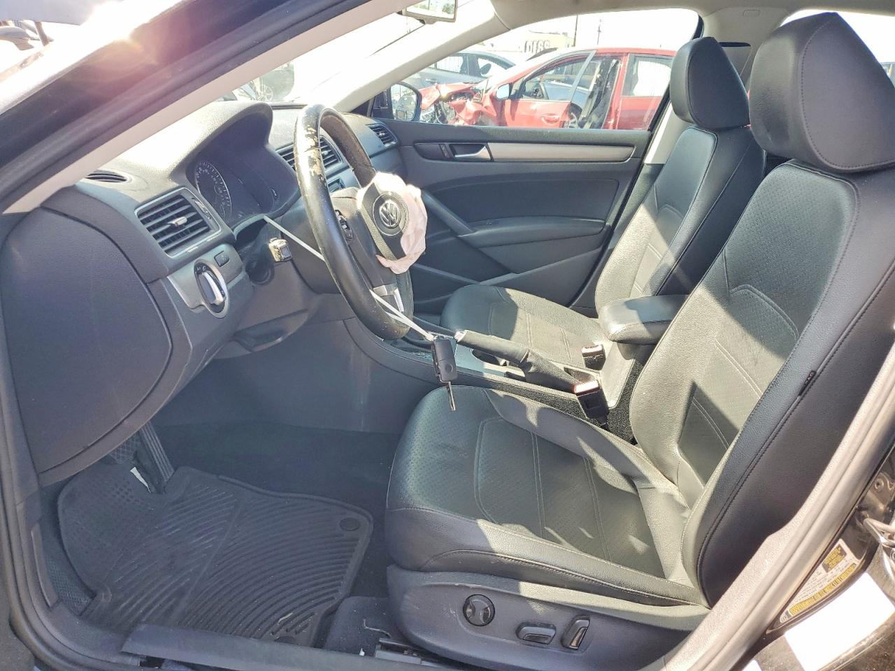 2014 Volkswagen Passat Se Черный vin: 1VWBP7A35EC006952
