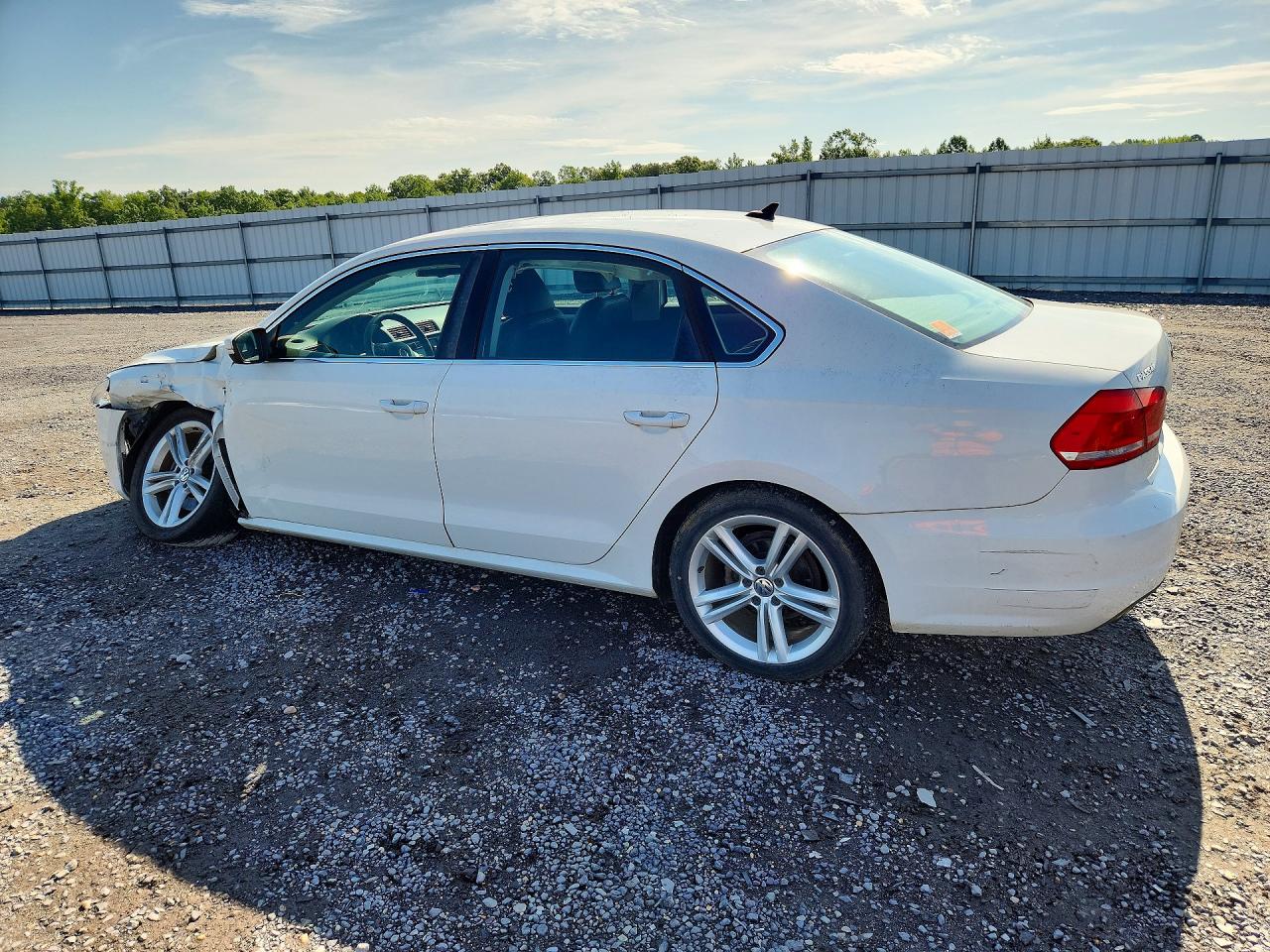 2014 Volkswagen Passat Se White vin: 1VWBP7A35EC010578