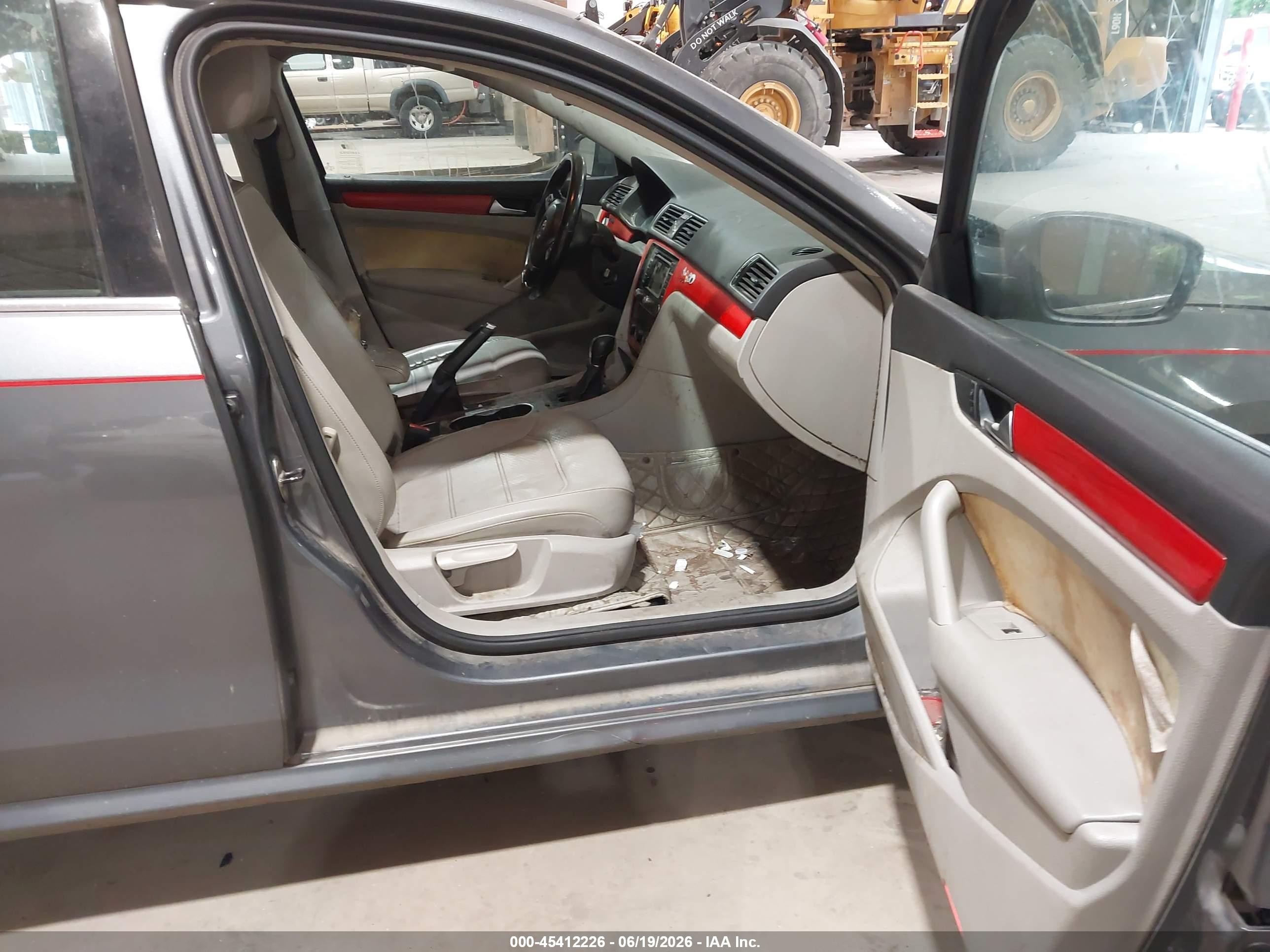 2014 Volkswagen Passat 2.5l Se Gray vin: 1VWBP7A35EC016087