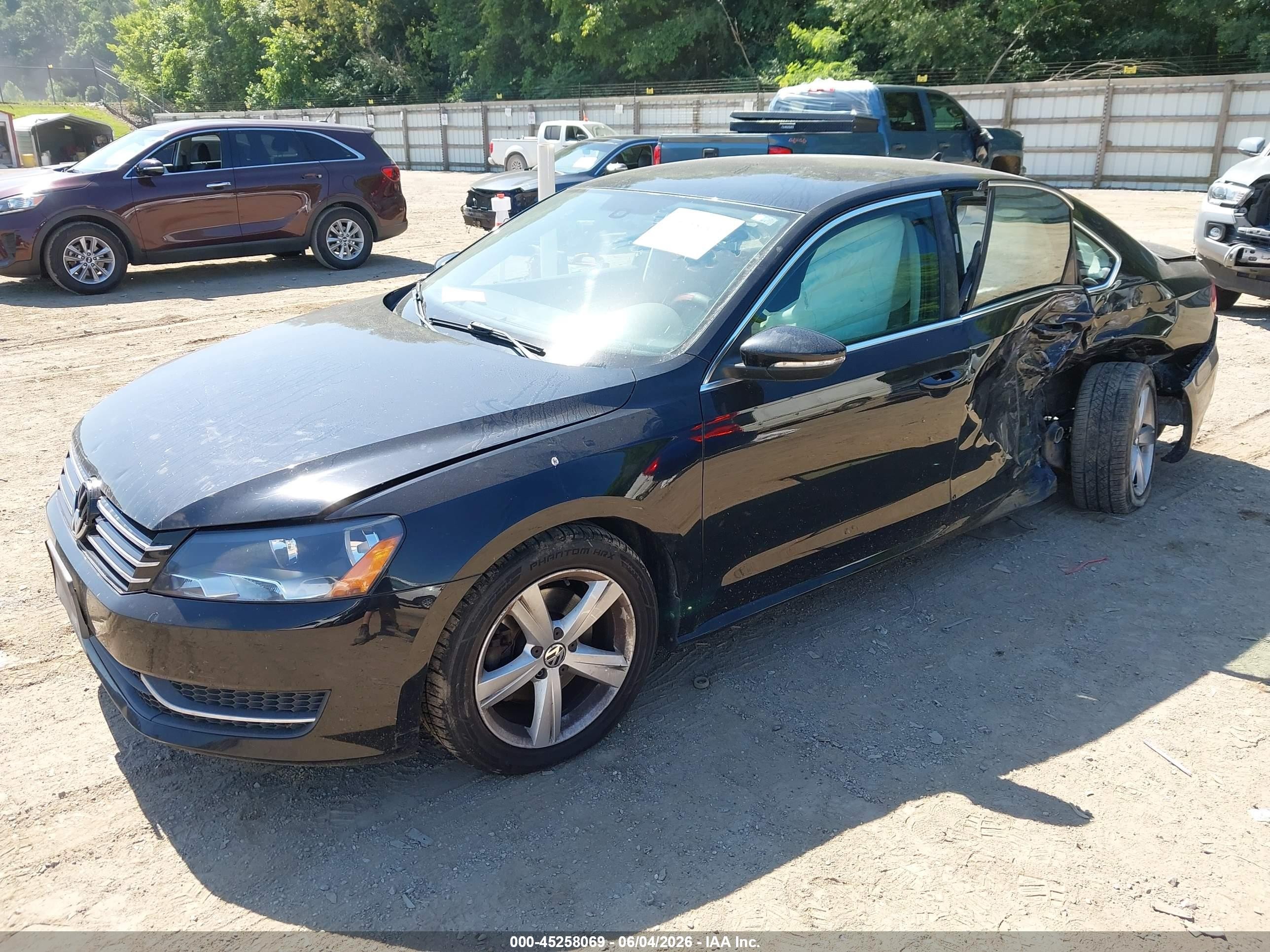 2012 Volkswagen Passat 2.5l Se Black vin: 1VWBP7A36CC044073