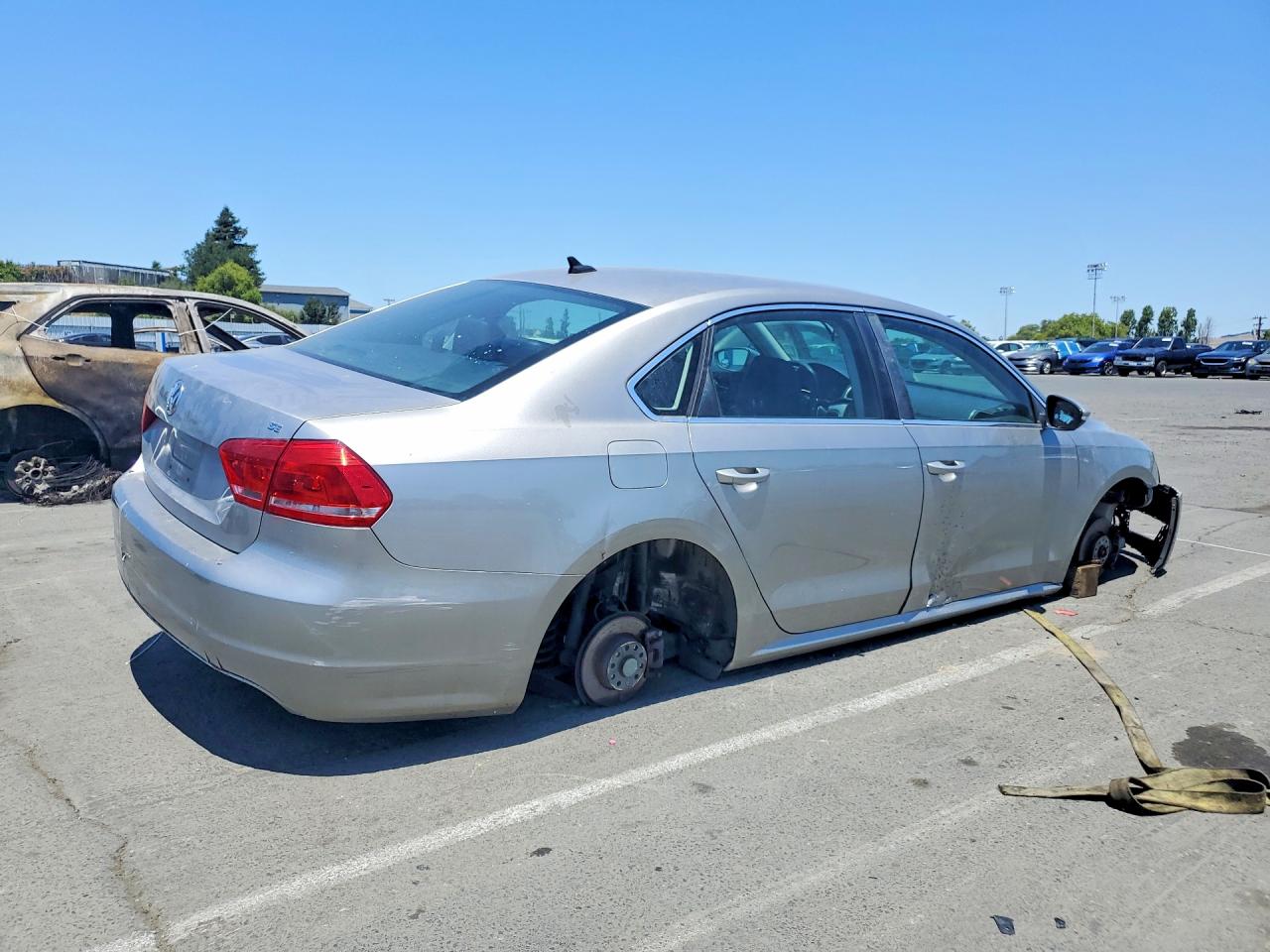 2012 Volkswagen Passat Se Серебряный vin: 1VWBP7A36CC047619